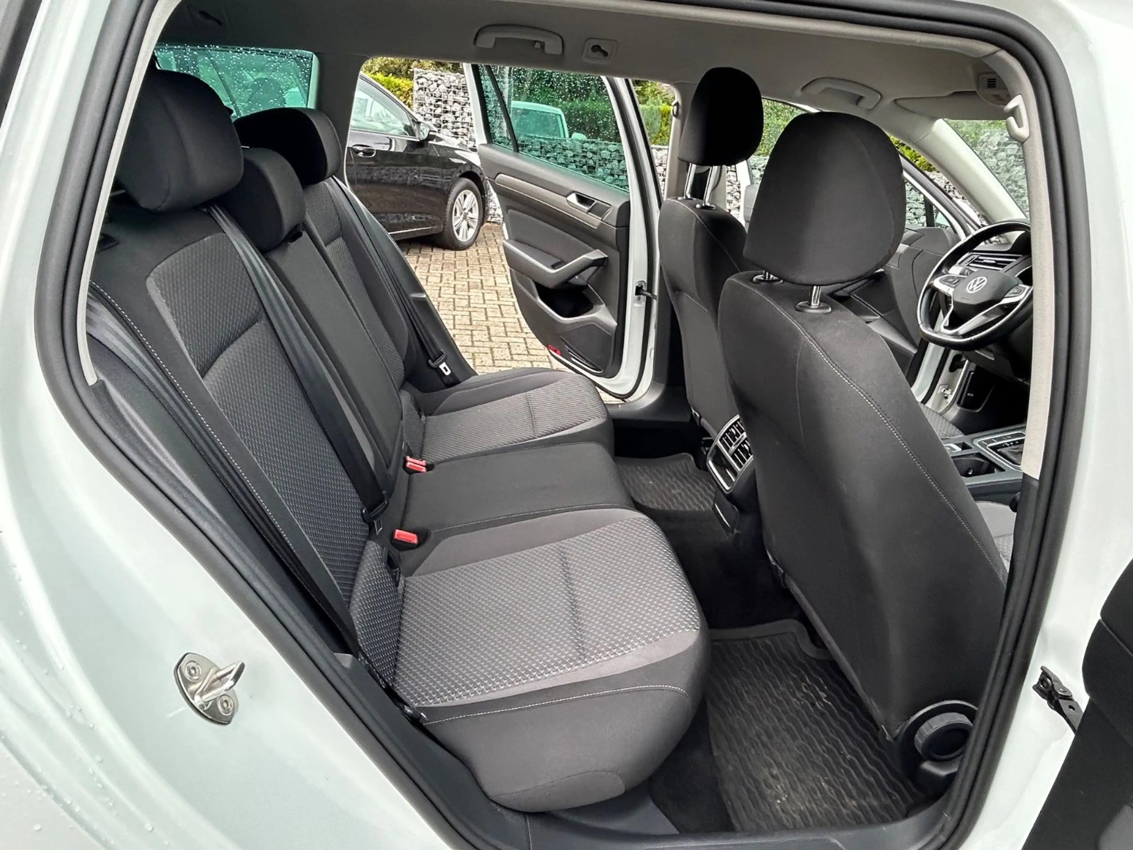 Volkswagen Passat Variant LED NAVI ACC Kamera App-Connect — photo 13