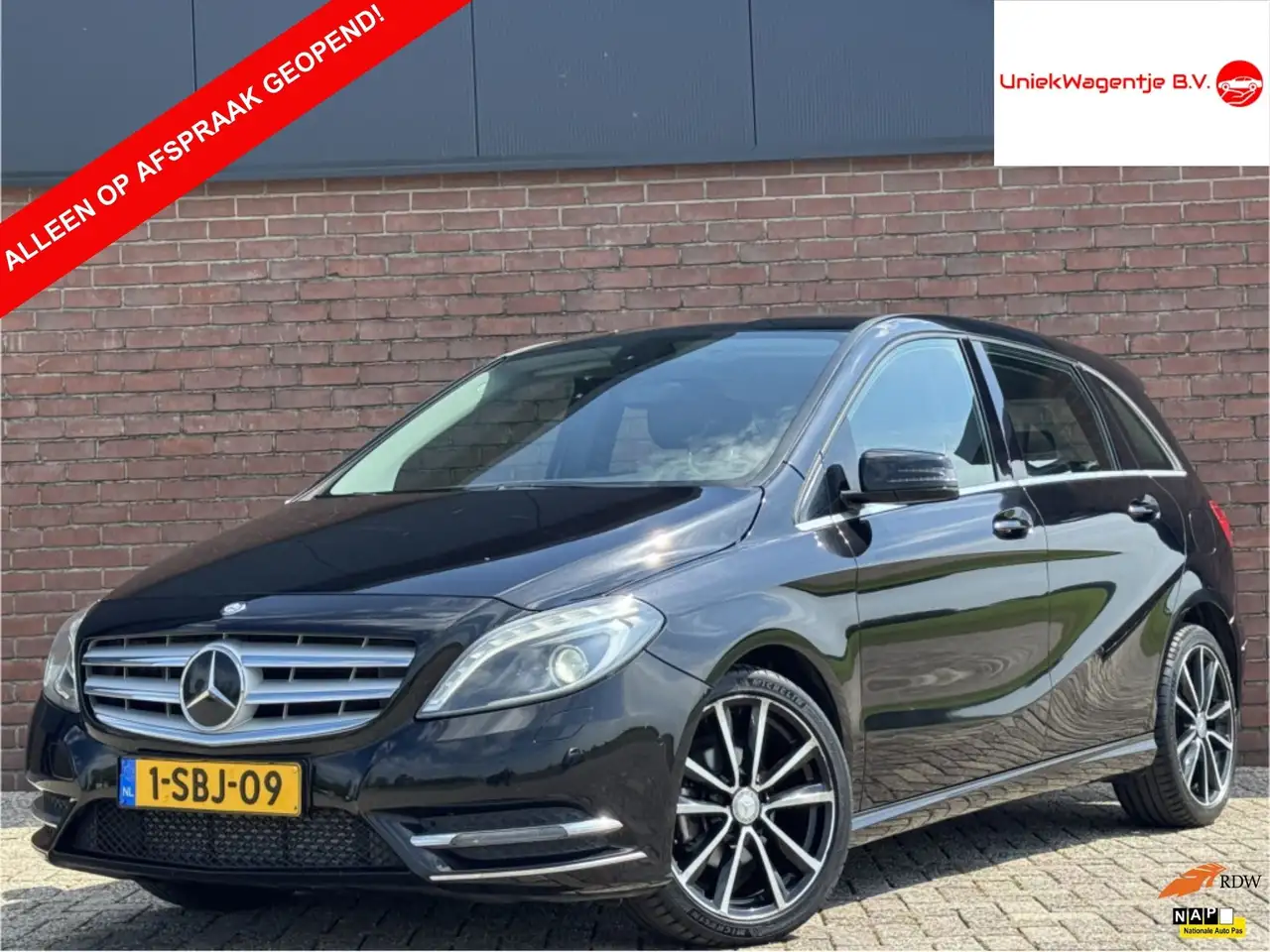 Mercedes-Benz B 180