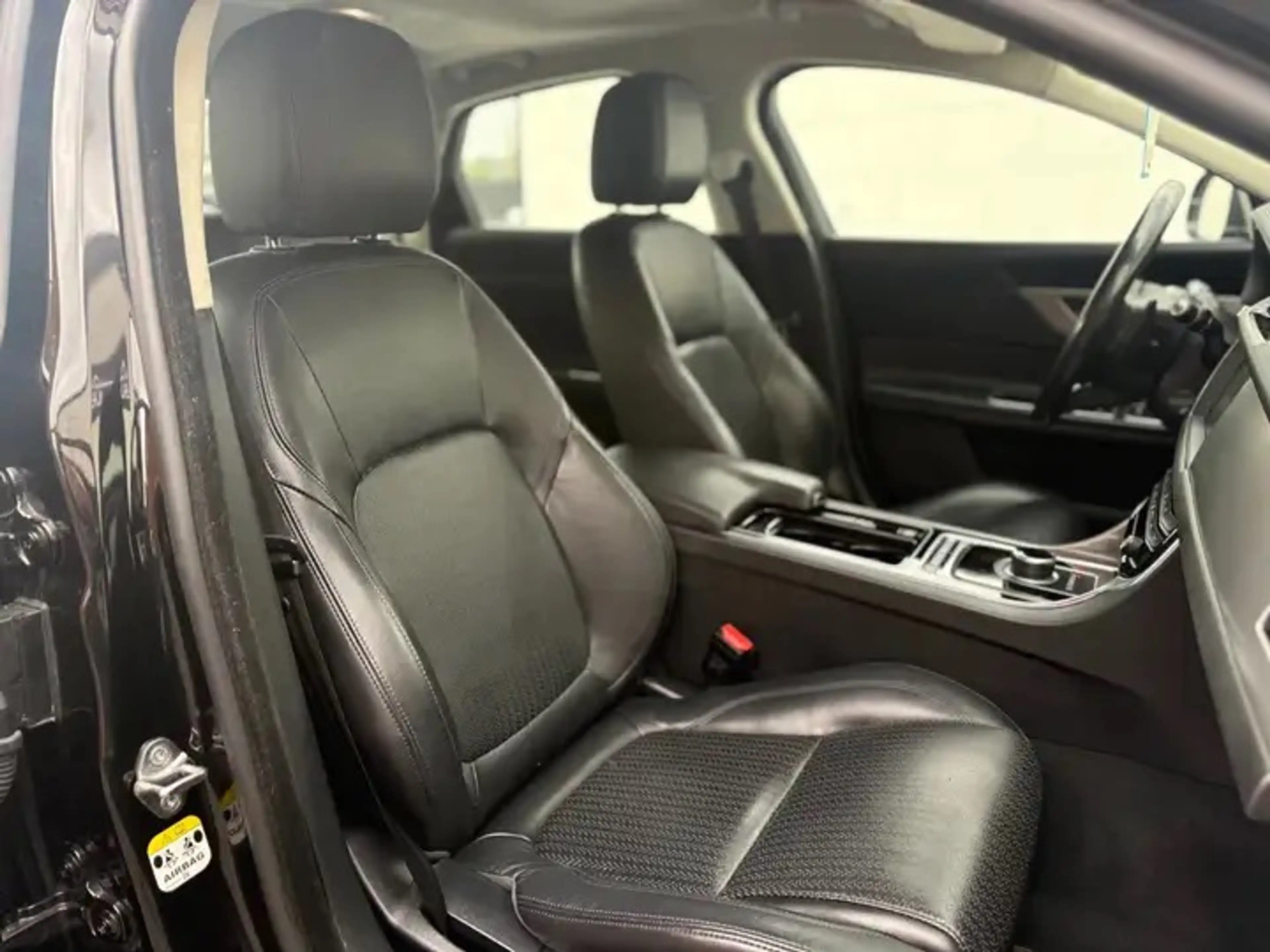 Jaguar XF 2.0 D*GPS*CUIR*CAMERA*LED*PDC*CRUISE*MULTIMEDIA* — photo 12