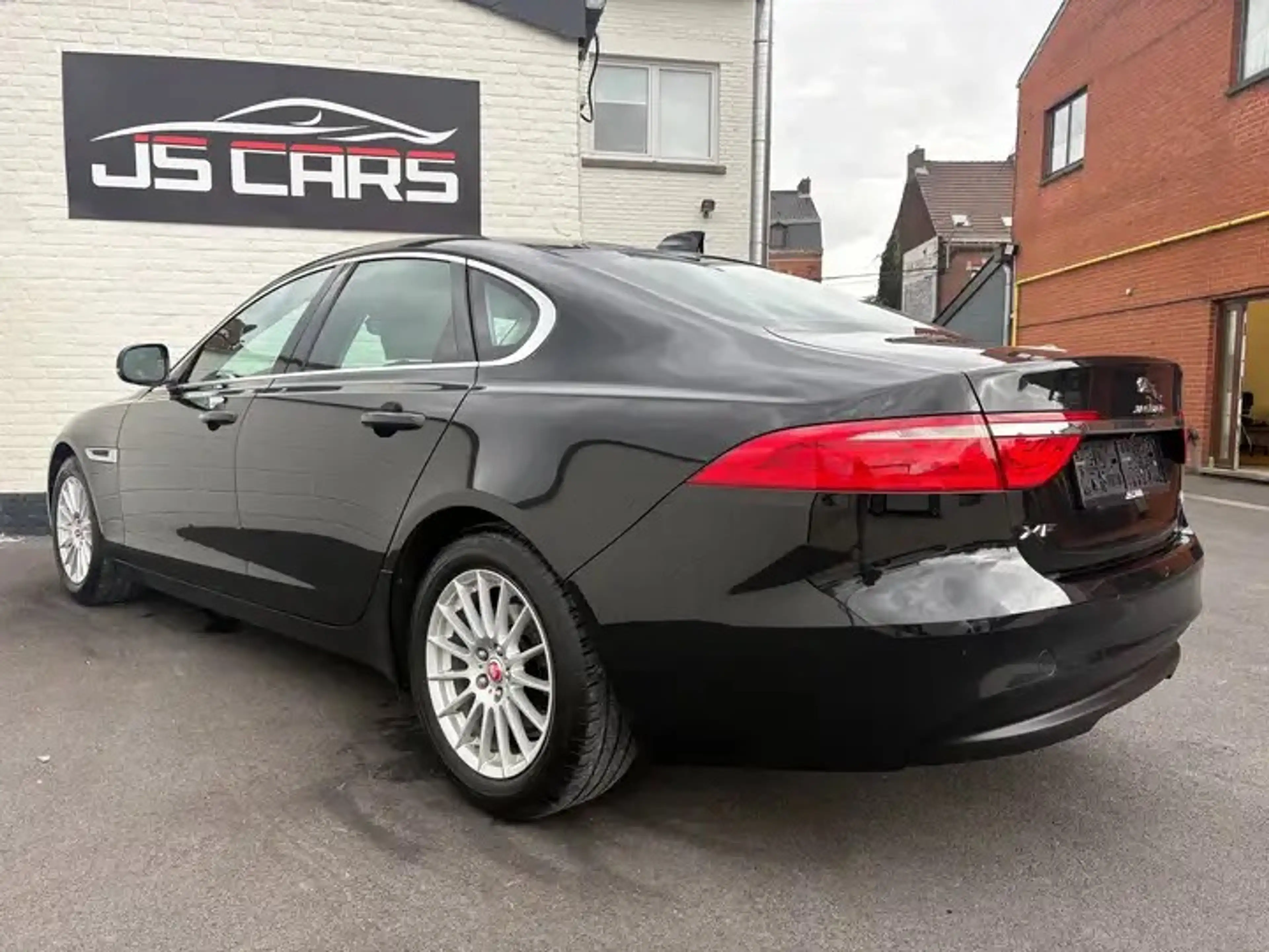 Jaguar XF 2.0 D*GPS*CUIR*CAMERA*LED*PDC*CRUISE*MULTIMEDIA* — photo 8