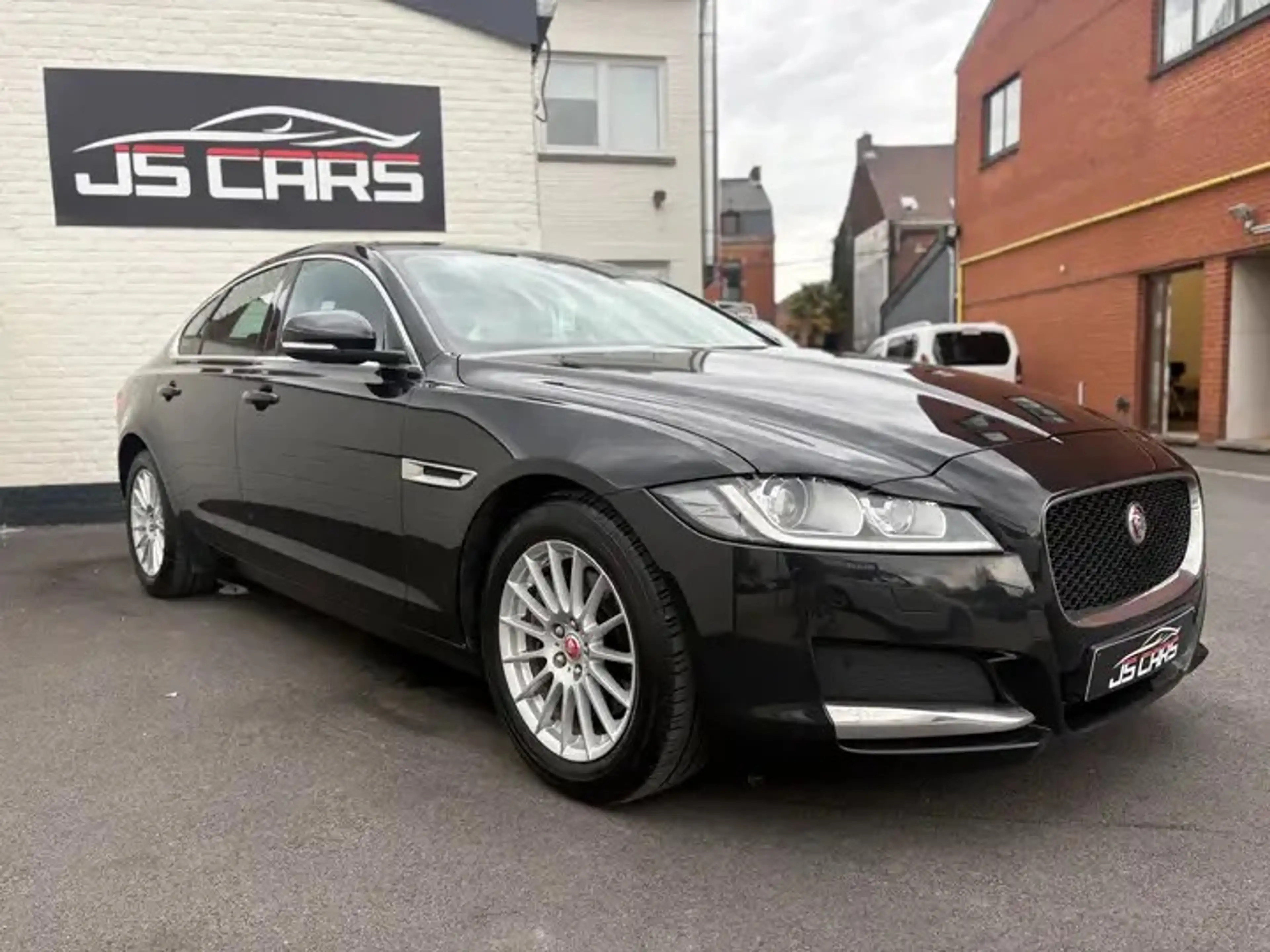 Jaguar XF 2.0 D*GPS*CUIR*CAMERA*LED*PDC*CRUISE*MULTIMEDIA* — photo 4