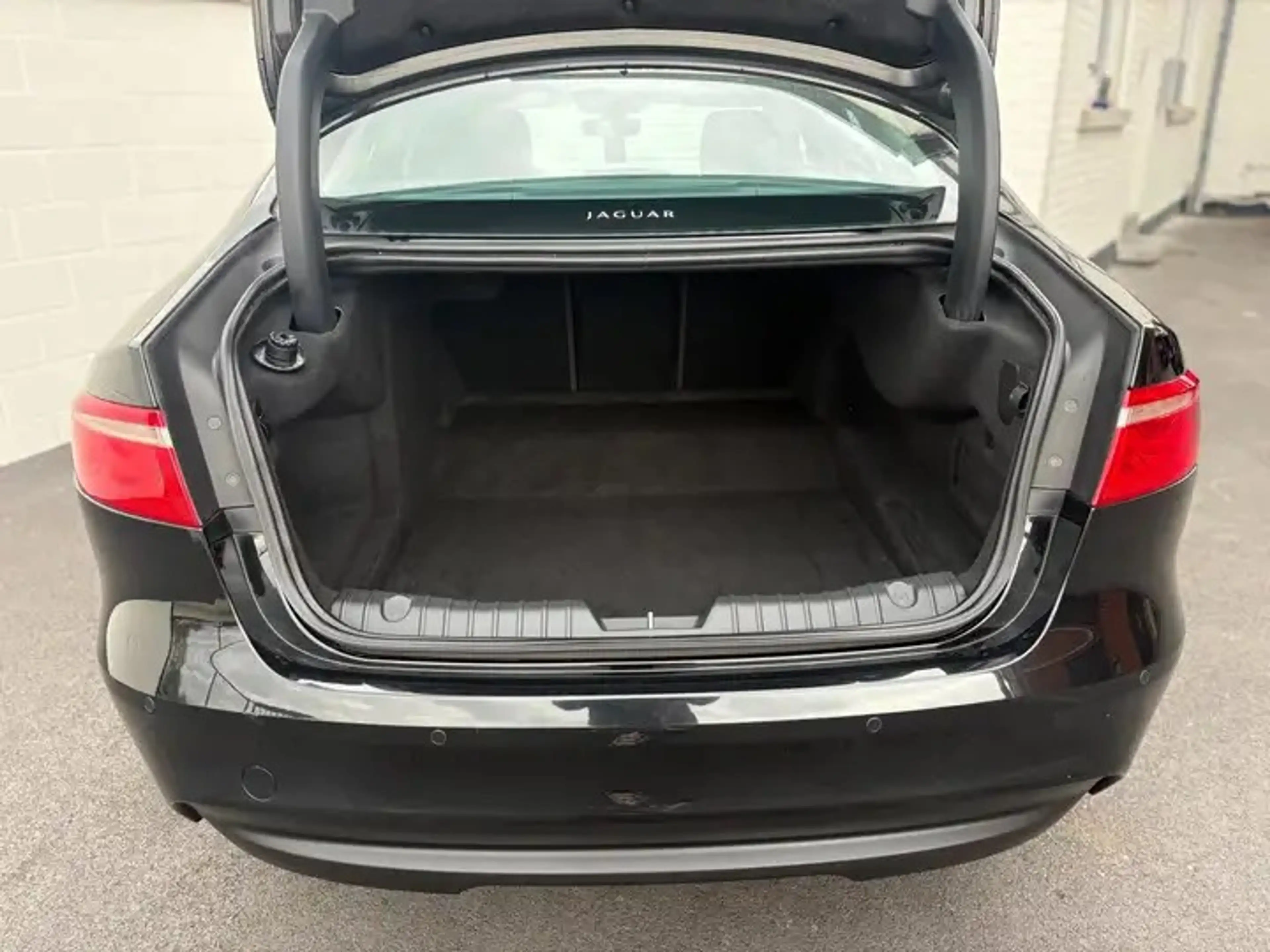 Jaguar XF 2.0 D*GPS*CUIR*CAMERA*LED*PDC*CRUISE*MULTIMEDIA* — photo 9