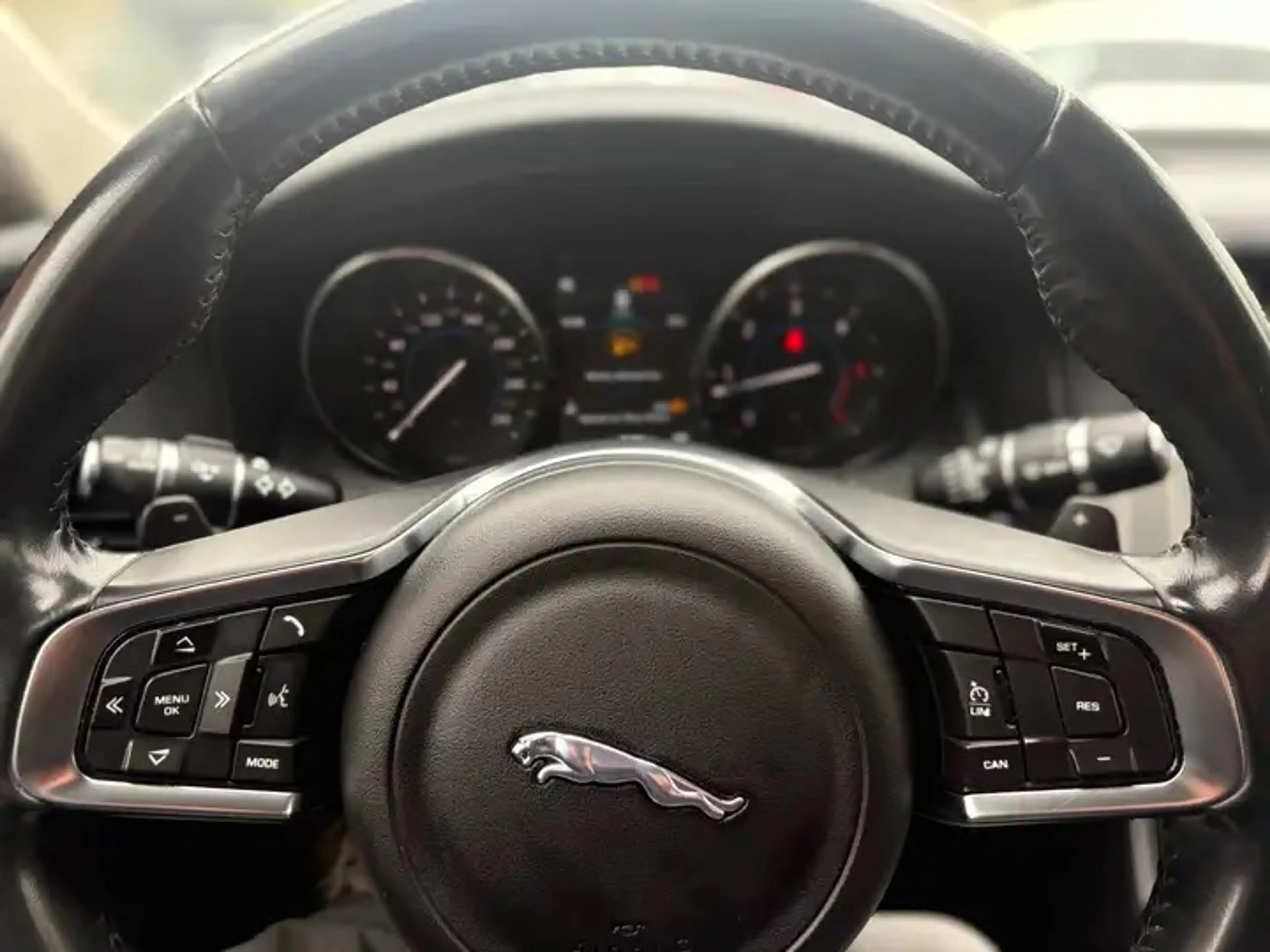 Jaguar XF 2.0 D*GPS*CUIR*CAMERA*LED*PDC*CRUISE*MULTIMEDIA* — photo 14