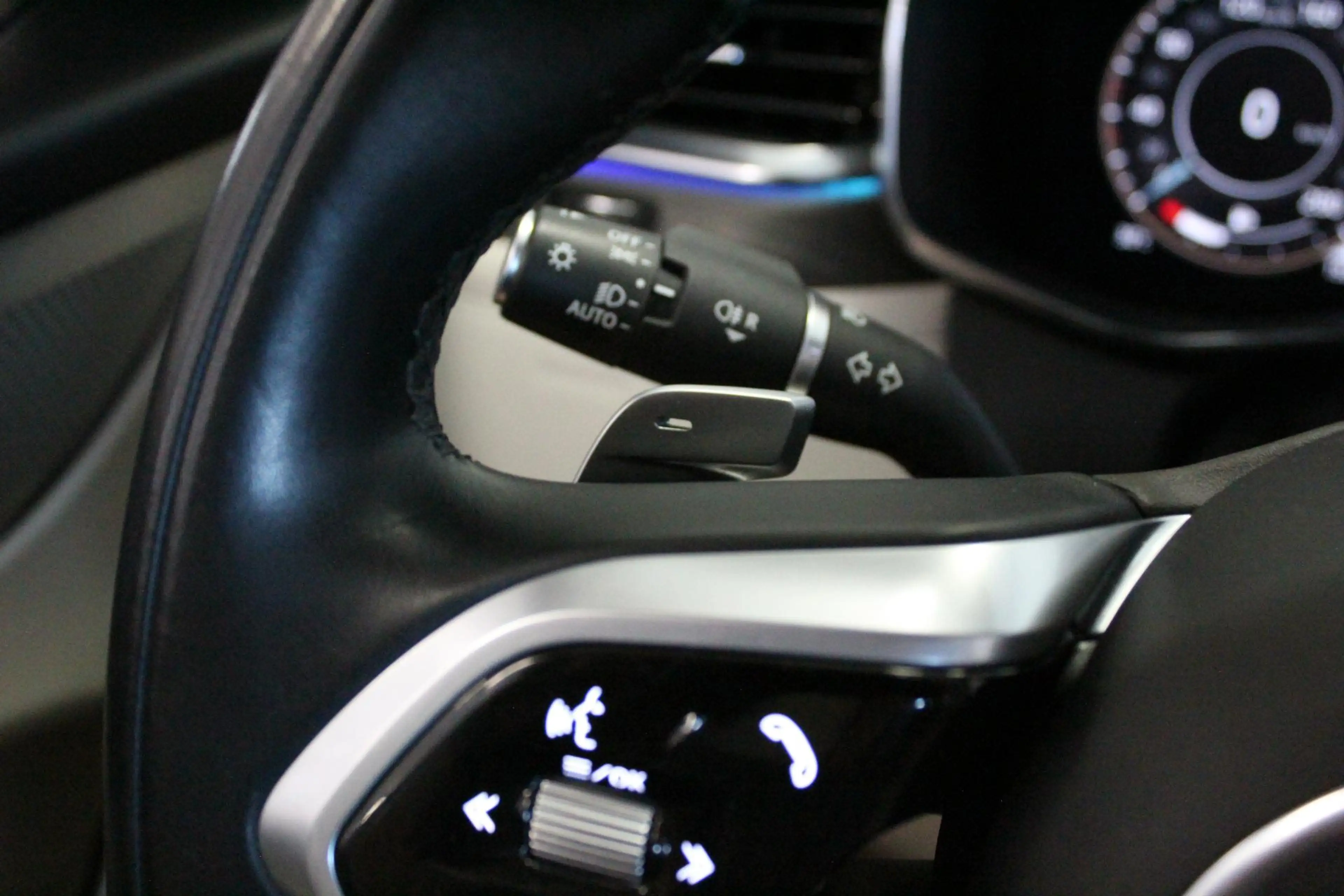 Jaguar F-Pace 2.0 P400e PHEV R-Dynamic S | TOP-STAAT! | PANO | C — photo 40