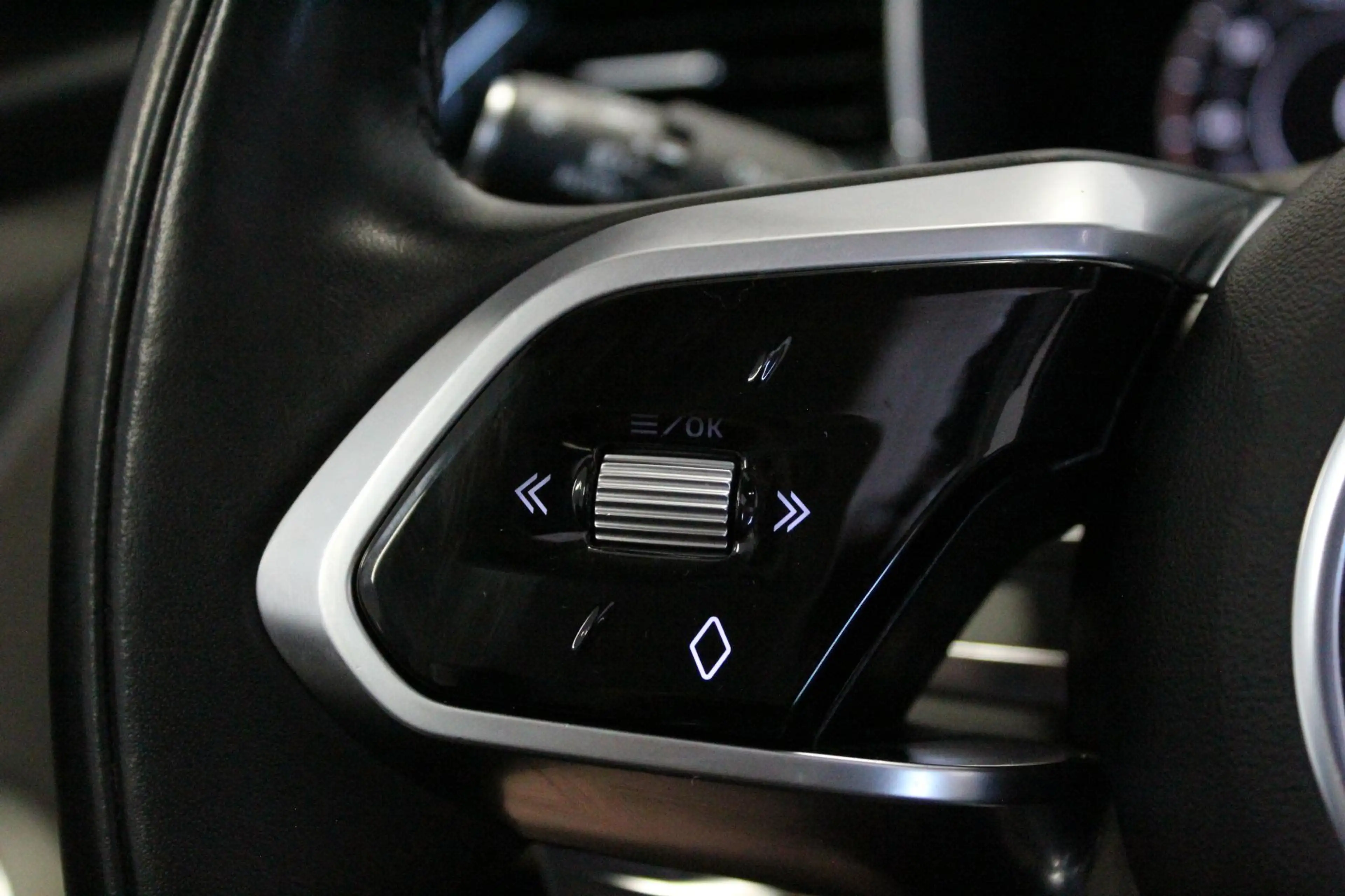 Jaguar F-Pace 2.0 P400e PHEV R-Dynamic S | TOP-STAAT! | PANO | C — photo 25