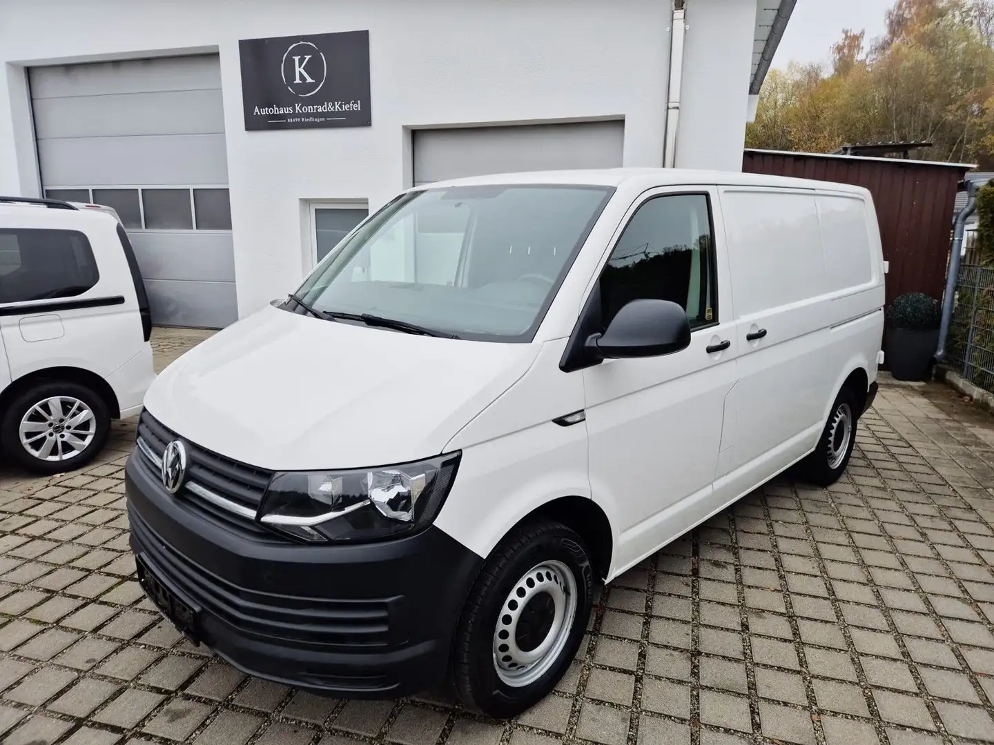 Volkswagen T6 Transporter Klima/PDC/AHK/Standheiz. Weiß - 1