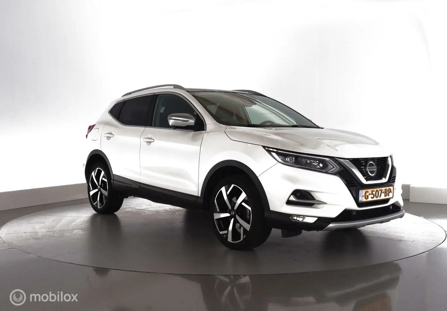 Nissan Qashqai 1.3 DIG-T N-Motion panorama|led|cam 360|nav|dab|lm Weiß - 2