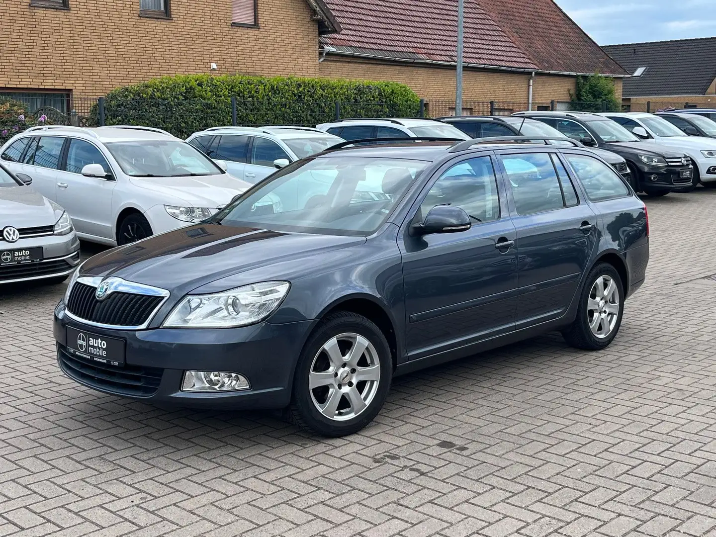 Skoda Octavia Combi 1.6 TDI | DSG | TÜV neu | Allwett. Grau - 1