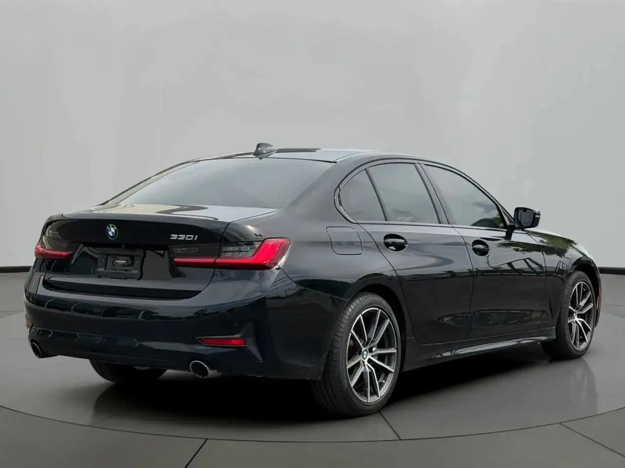 BMW 3 Series снимка BMW 3 Series