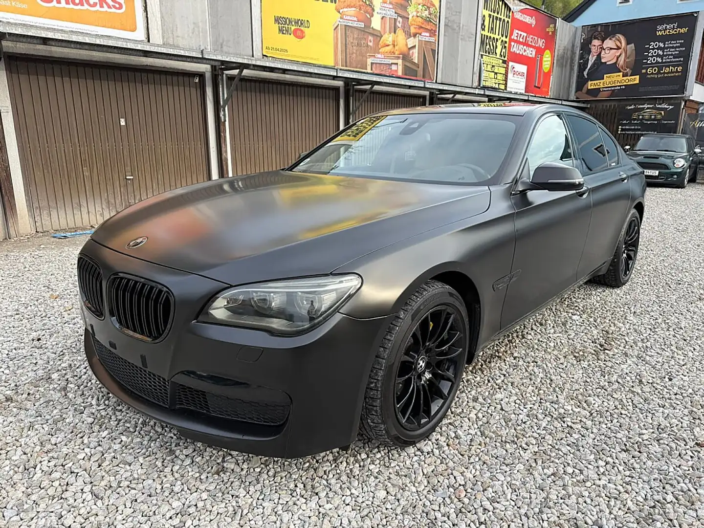 BMW 730 d Aut. Schwarz - 1