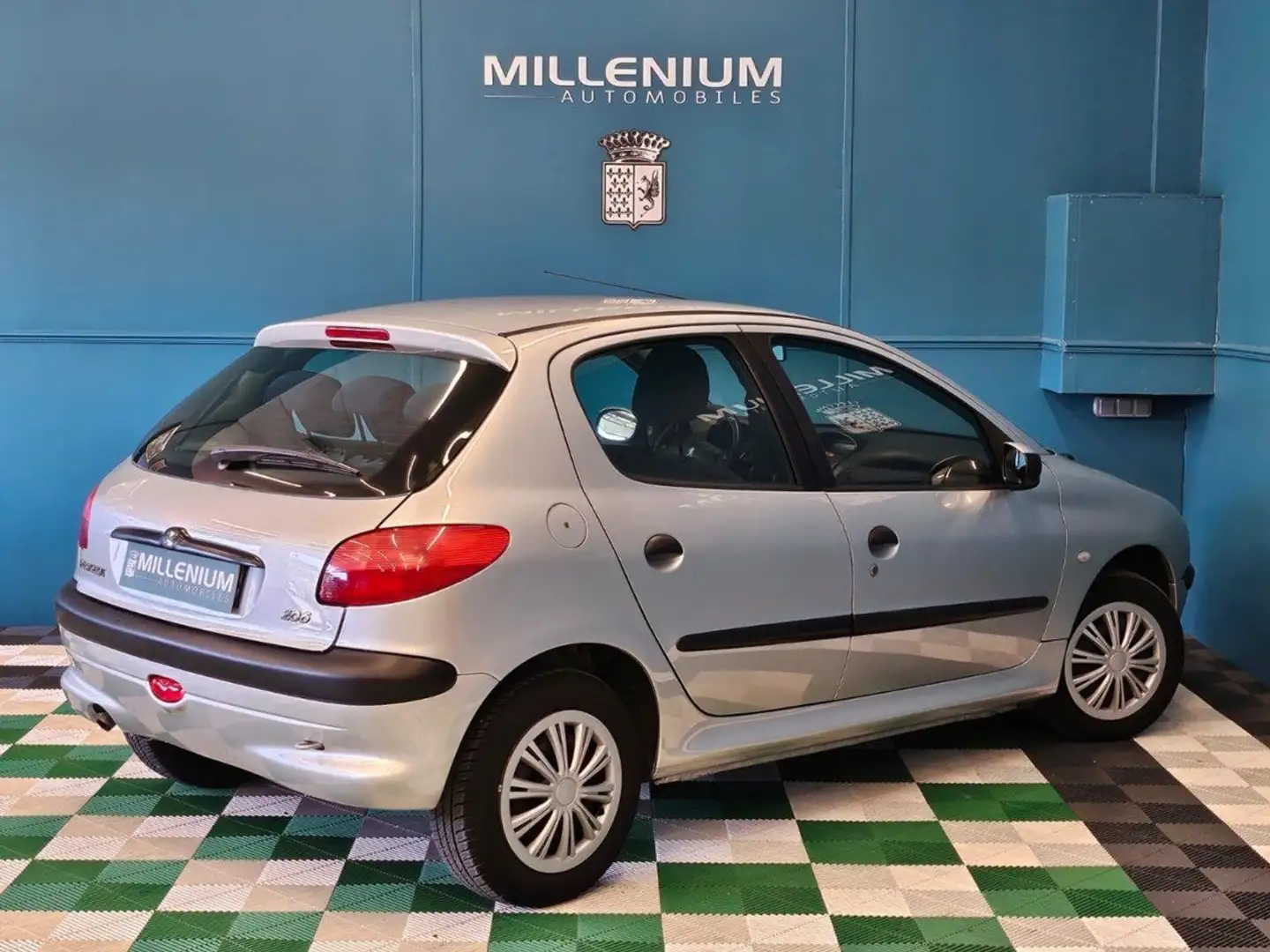 Peugeot 206 1.4 XT PACK CLIM 5P Gris - 2