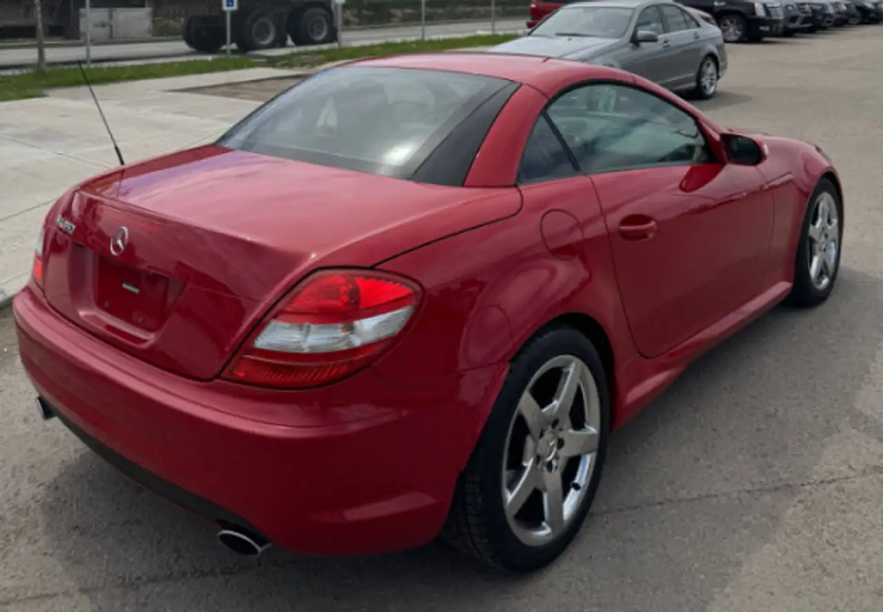 Mercedes-Benz SLK снимка Mercedes-Benz SLK