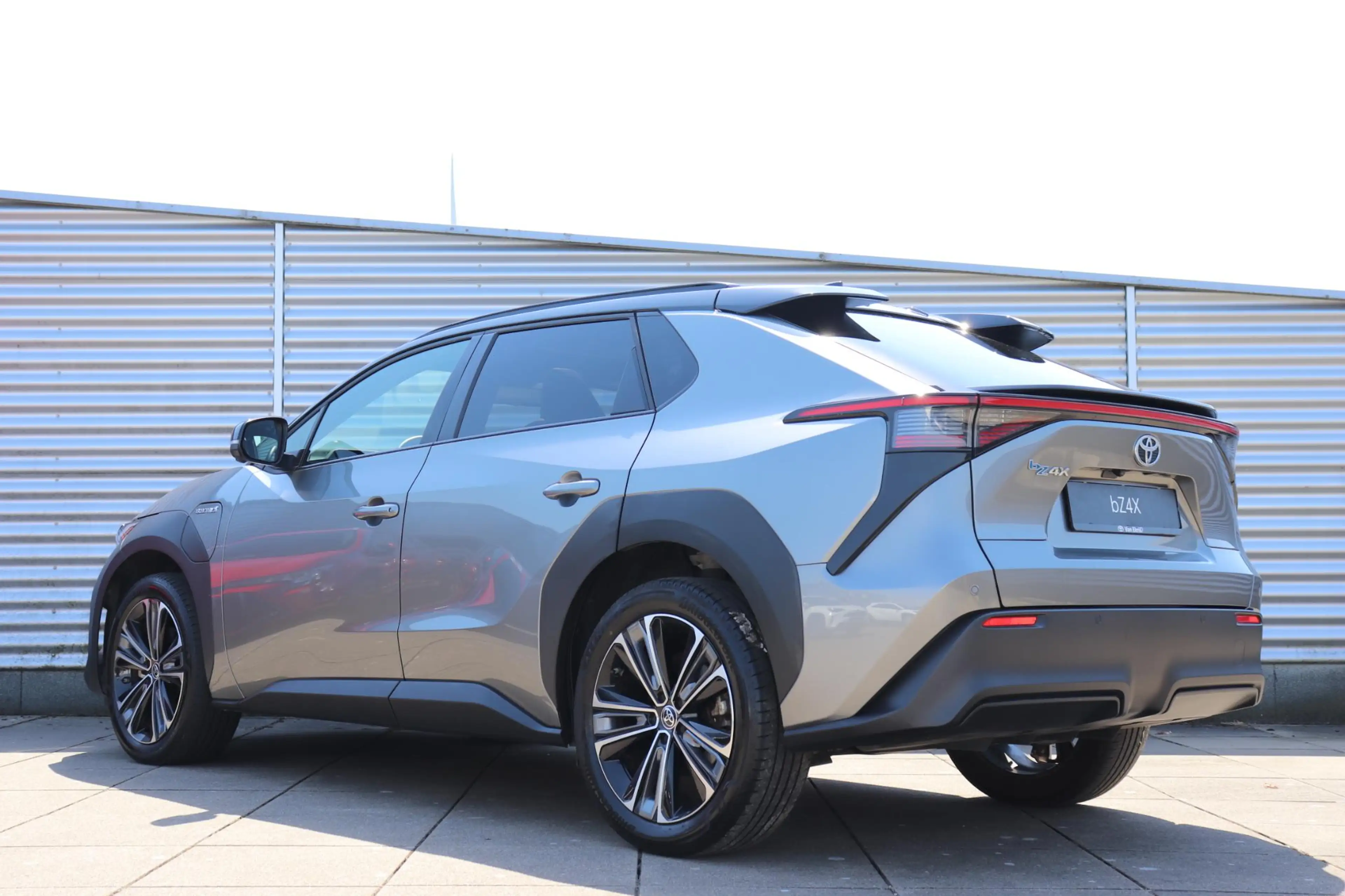 Toyota bZ4X Premium 71 kWh Limited, Panodak Bi-Tone, Panodak, — photo 4