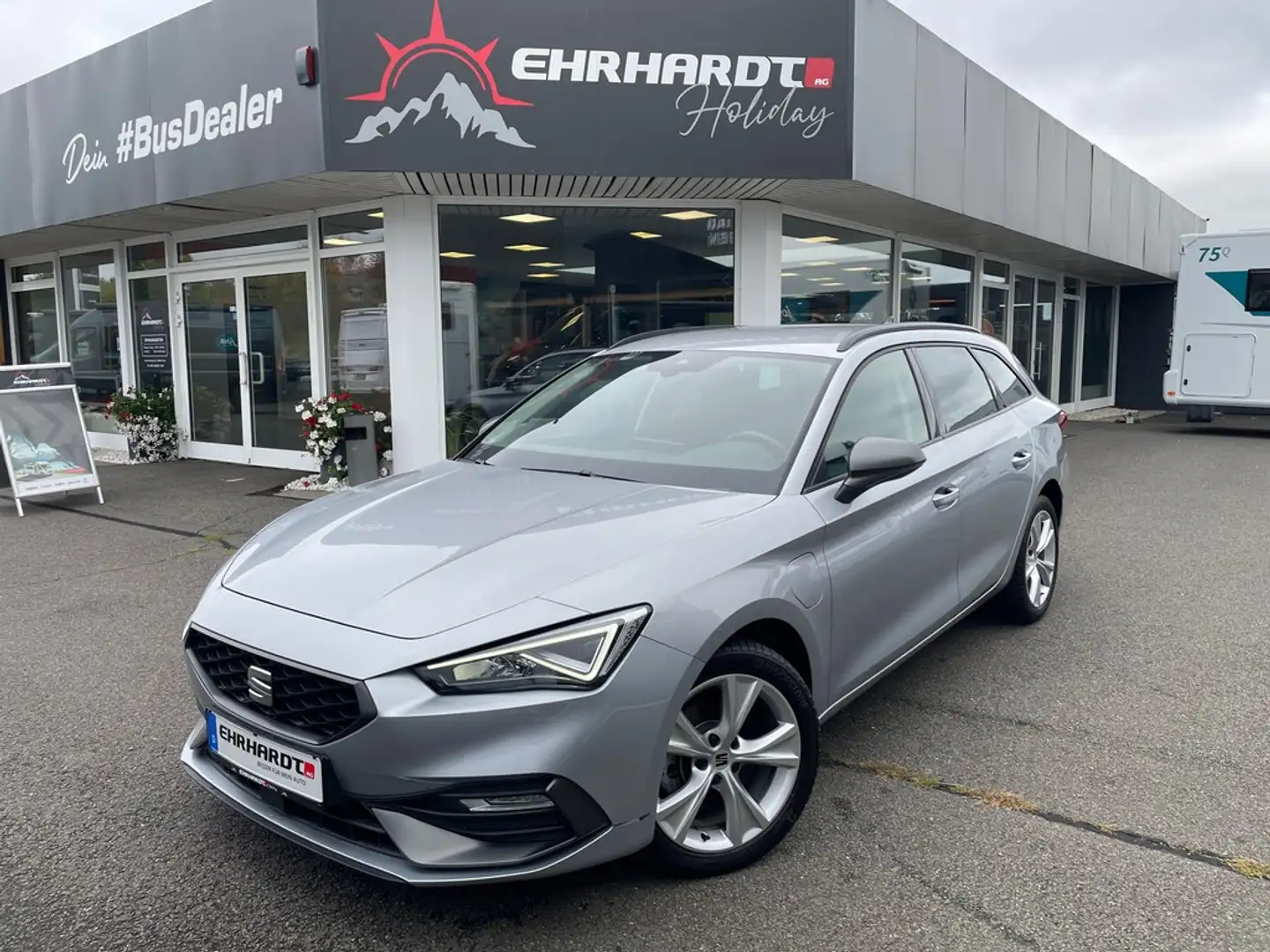 SEAT Leon Sportstourer e-Hybrid 1.4 TSI DSG FR VIRTUAL*NA... Silber - 1