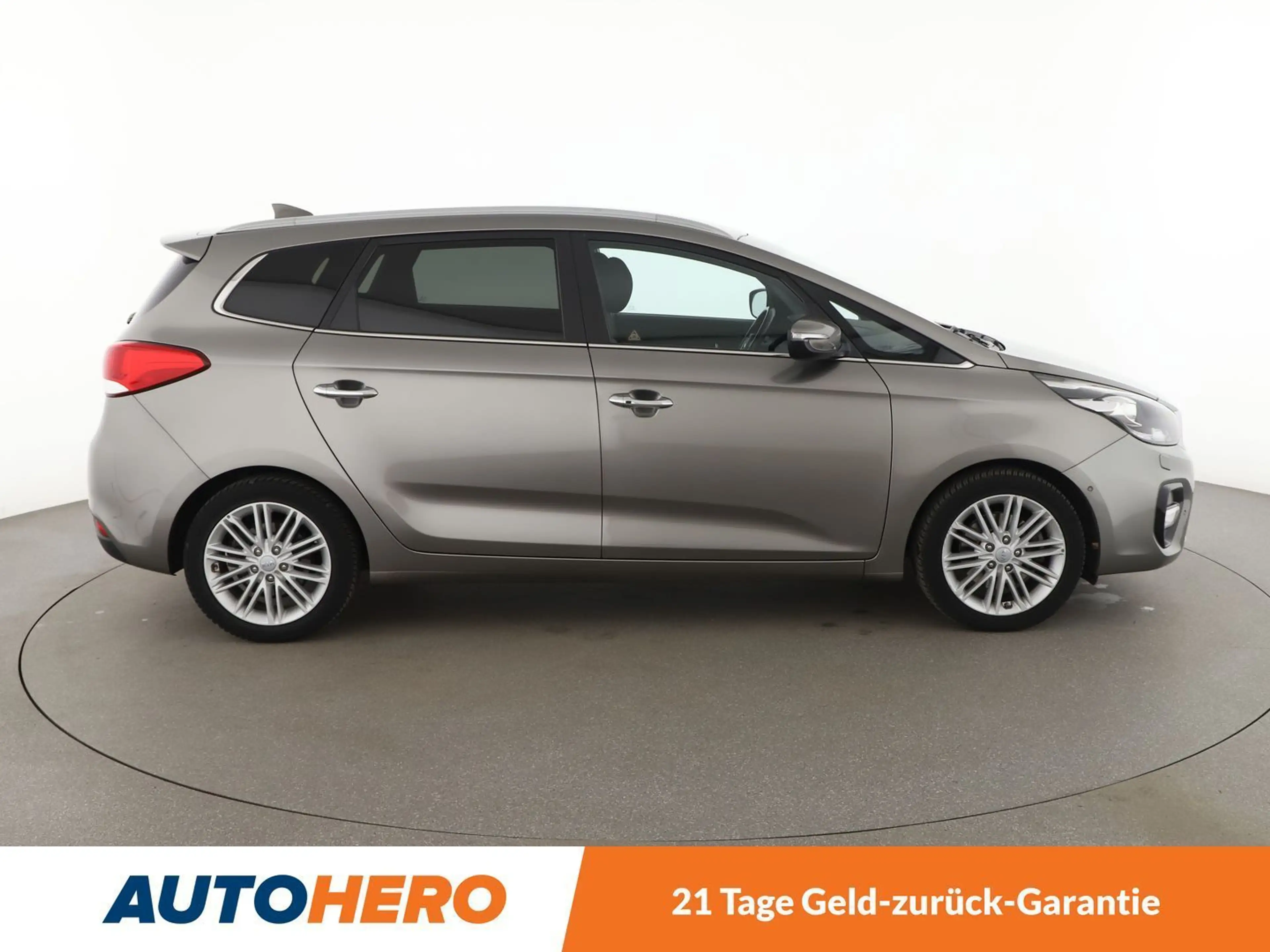 Kia Carens 1.6 GDI Spirit*XENON*NAVI*SHZ*CAM*PDC*TEMPO* — photo 7