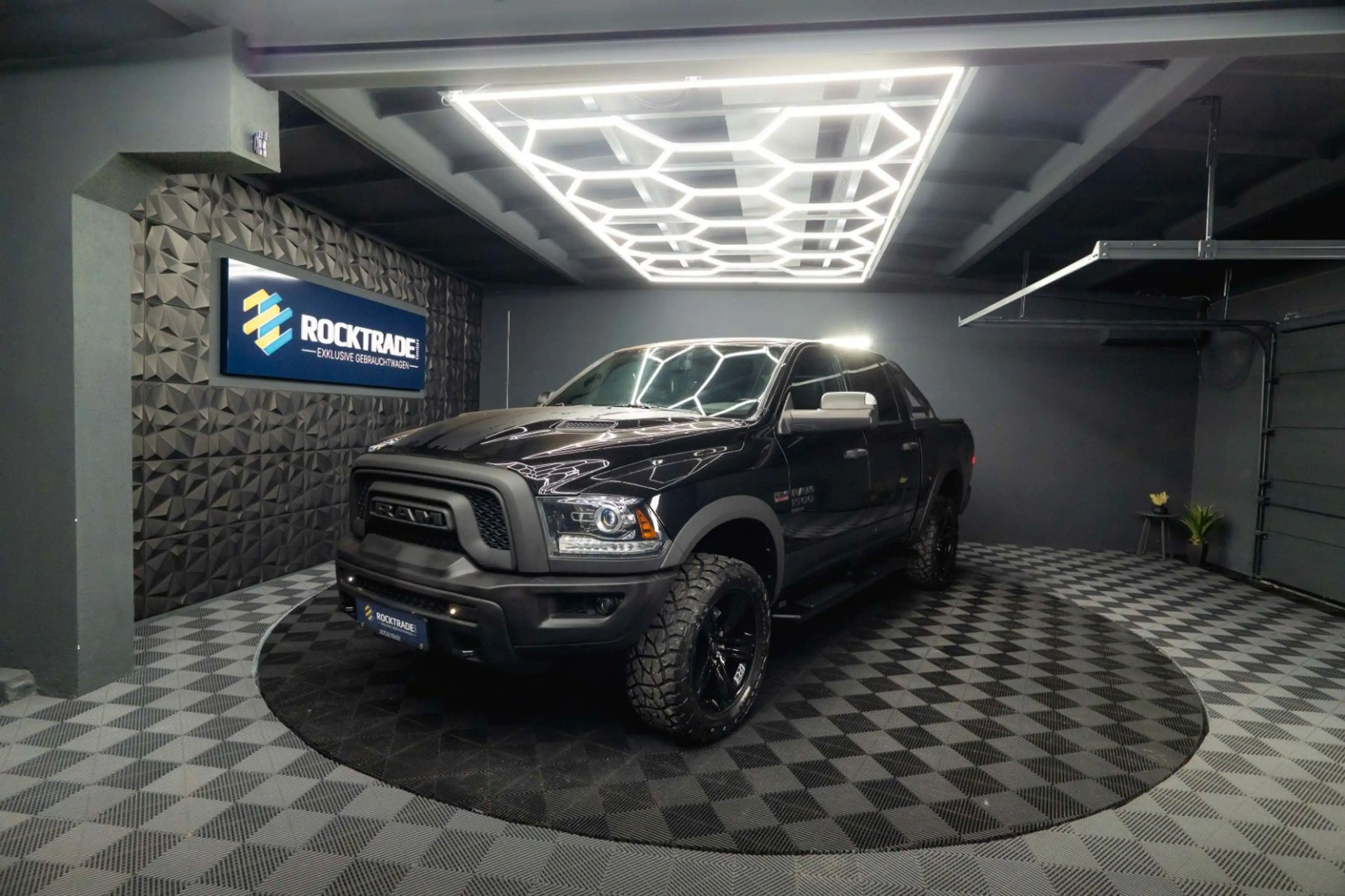 Dodge RAM 5.7 V8 HEMI 4x4 Sport OFFROAD Night WARLOCK — photo 8