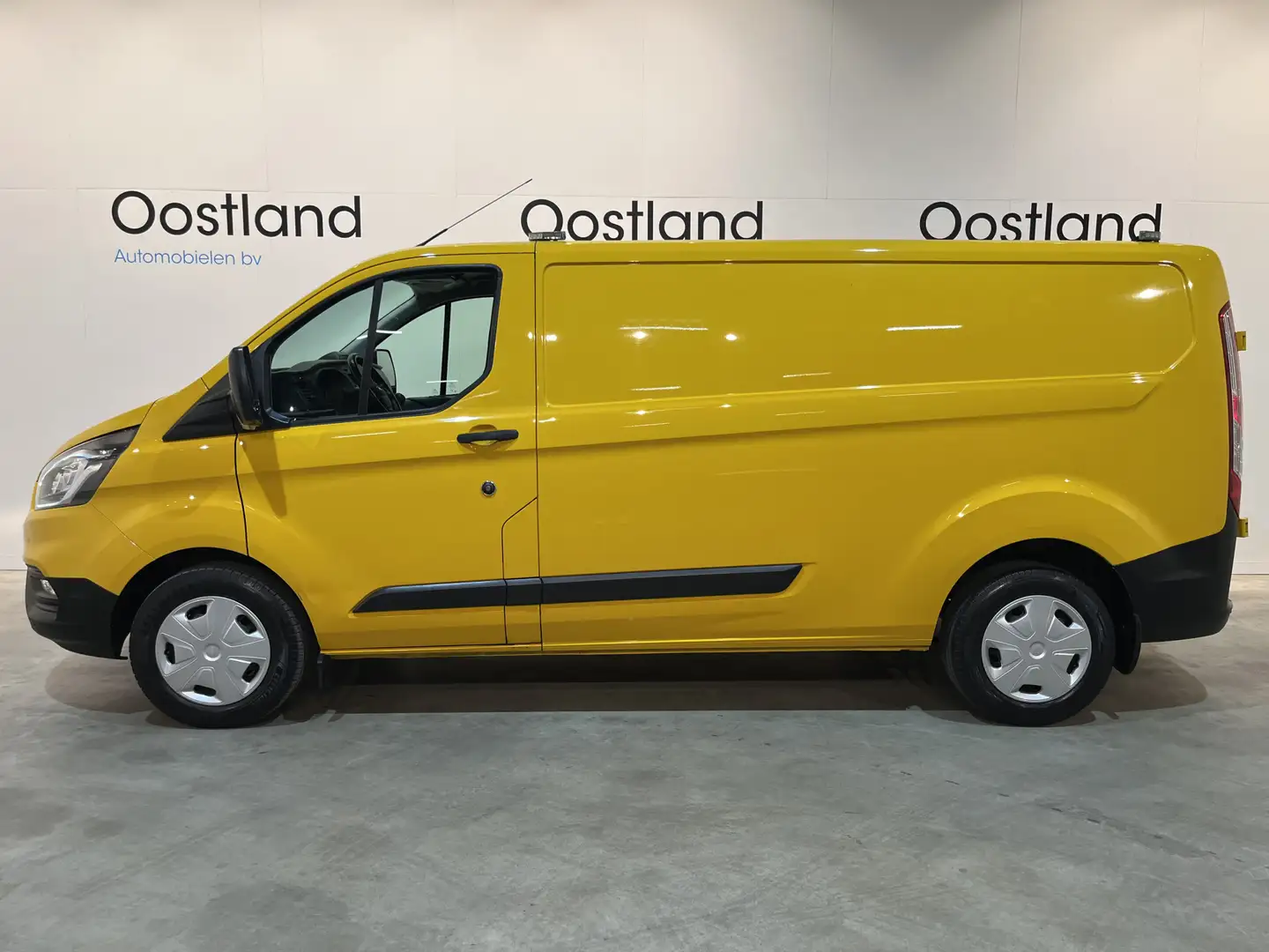 Ford Transit Custom 340 2.0 TDCI L2H1 Trend 130 PK / Euro 6 / Airco / Geel - 2