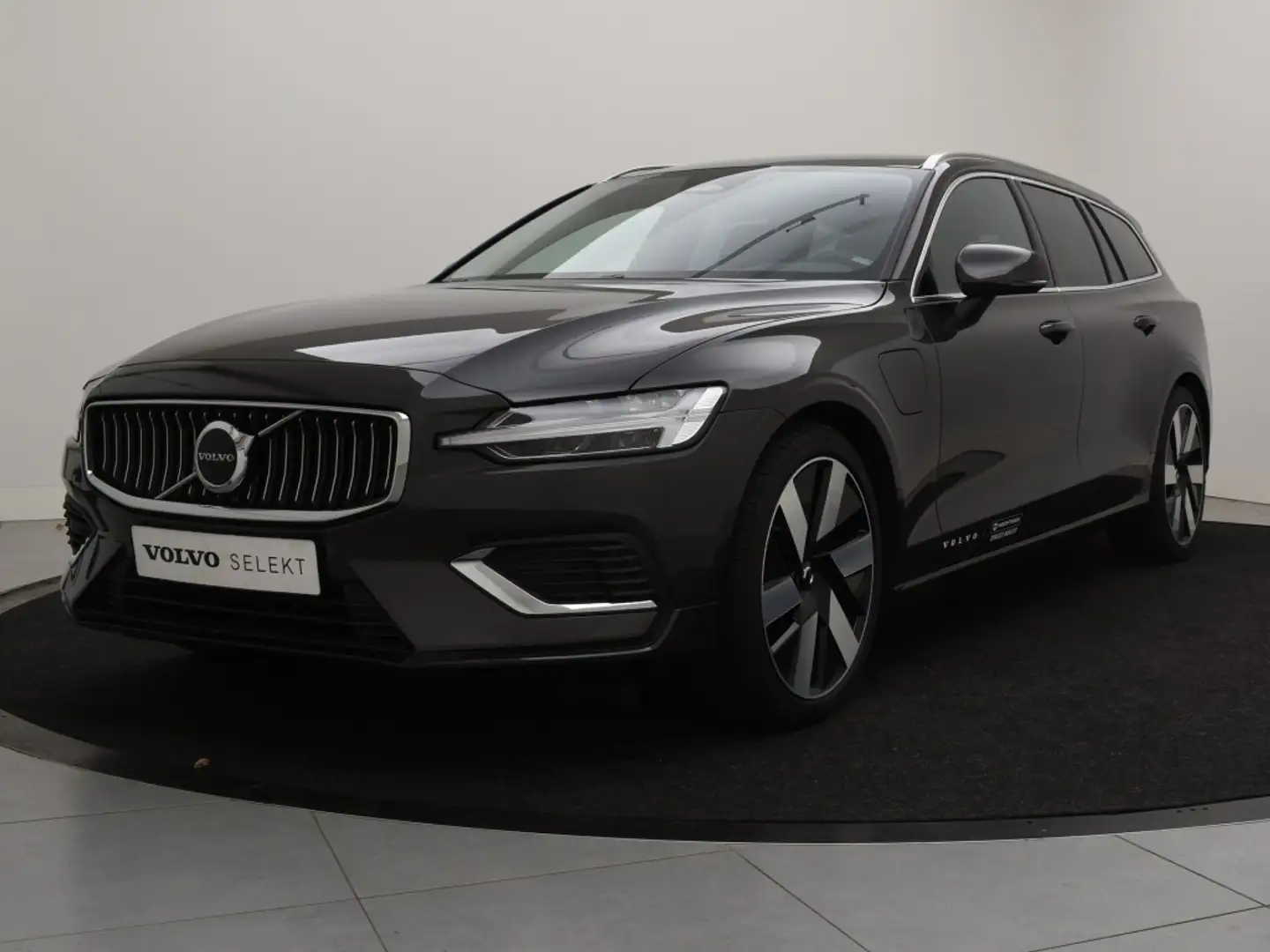 Volvo V60 T6 PLUG-IN HYBRID ESSENTIAL EDITION 19INCH GETINT Gris - 2