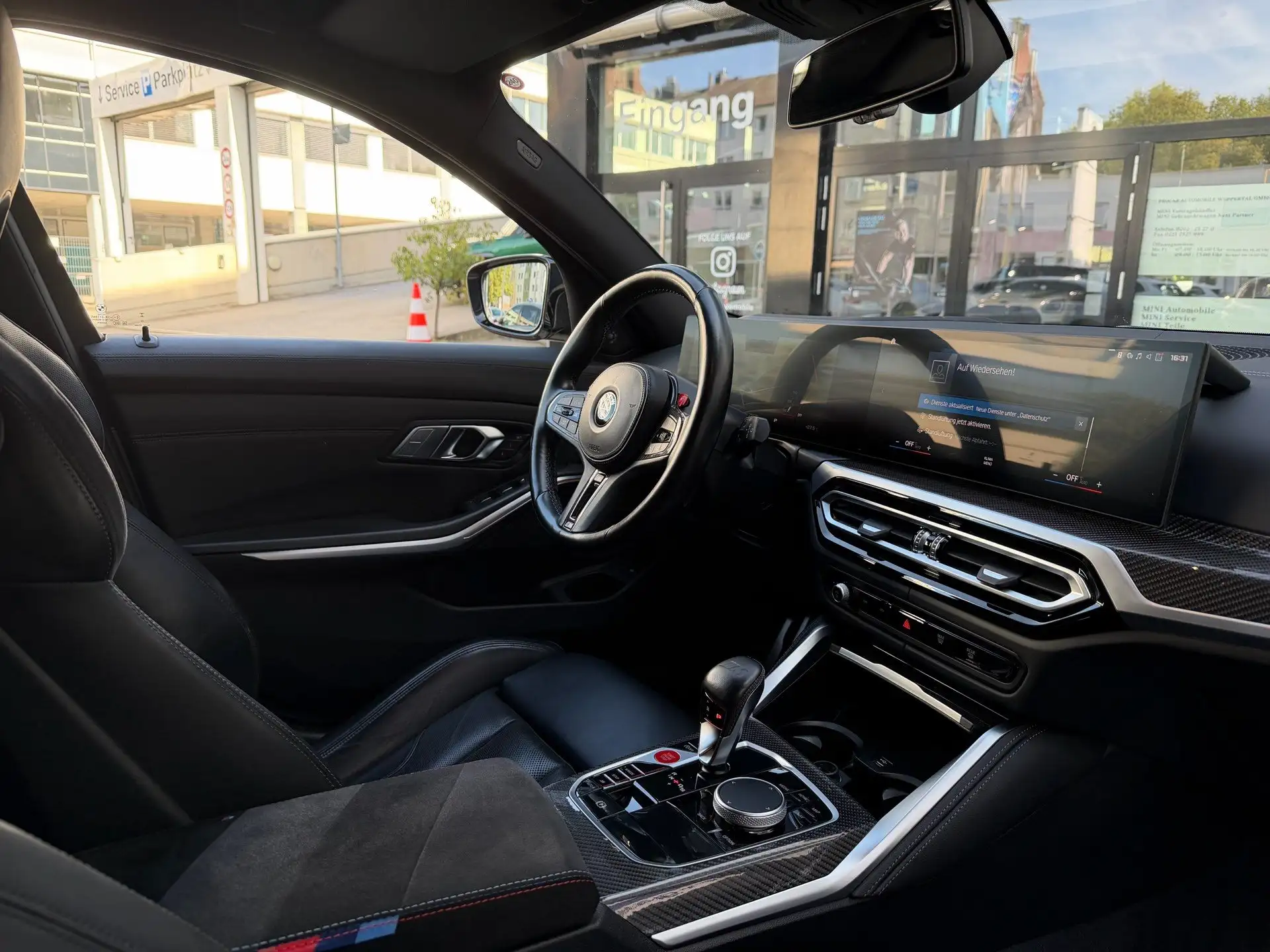 BMW M3 Sedan 2023 회색 사진 7