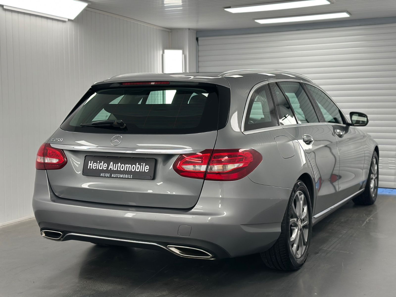 Mercedes-Benz C 250 T CGI AVANTGARDE AHK Panorama Kamera — photo 6