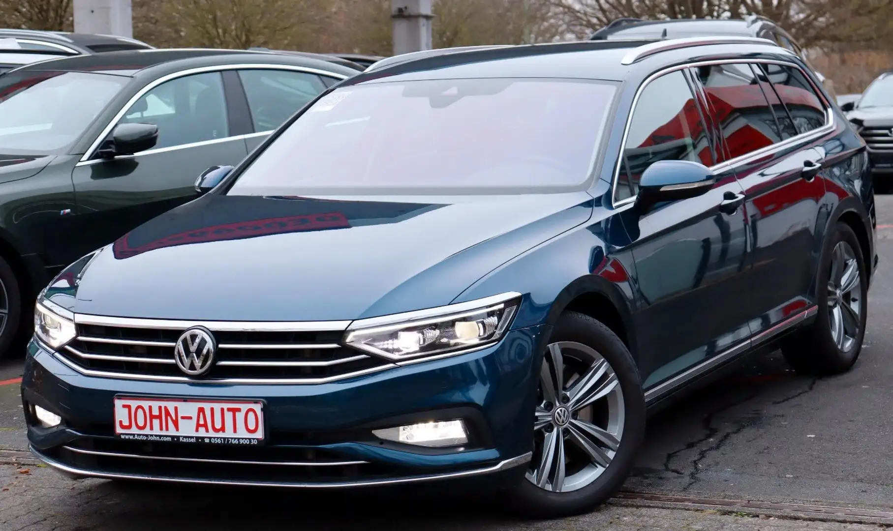 Volkswagen Passat Variant Elegance 4Motion *AHK*Alcantara* Blu/Azzurro - 1