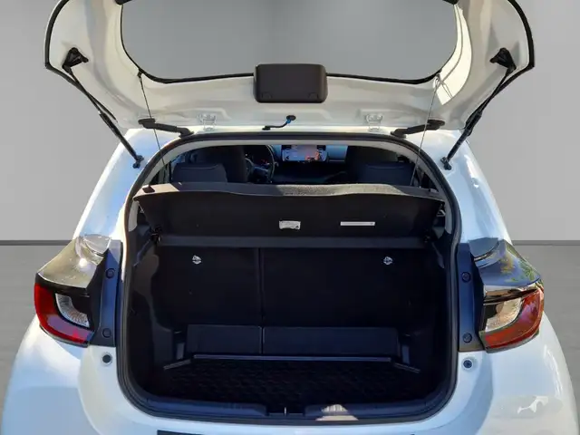 Toyota Yaris view 9