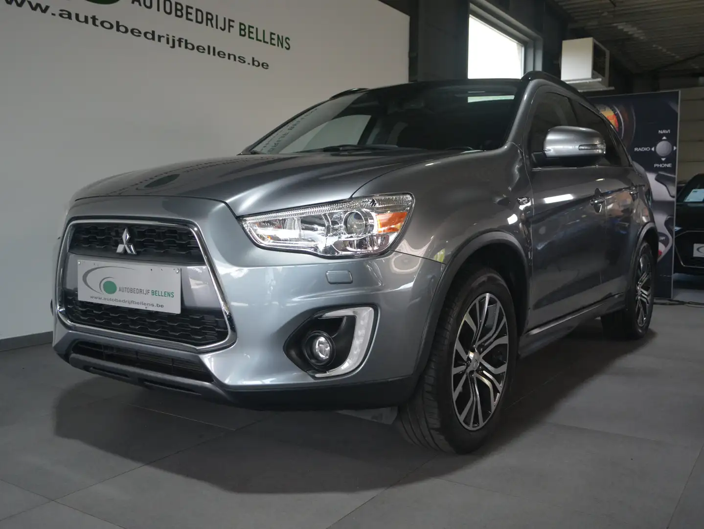 Mitsubishi ASX ASX 1.6 2WD Plus / NAVI CAM. / PANORAMA Grigio - 2