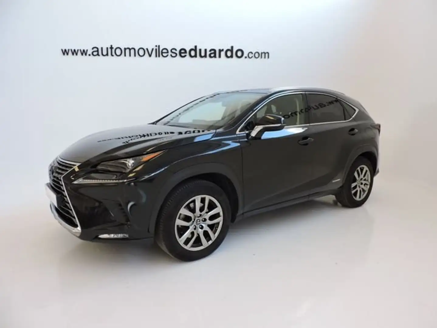 Lexus NX 300 300h Luxury 4WD Negro - 1