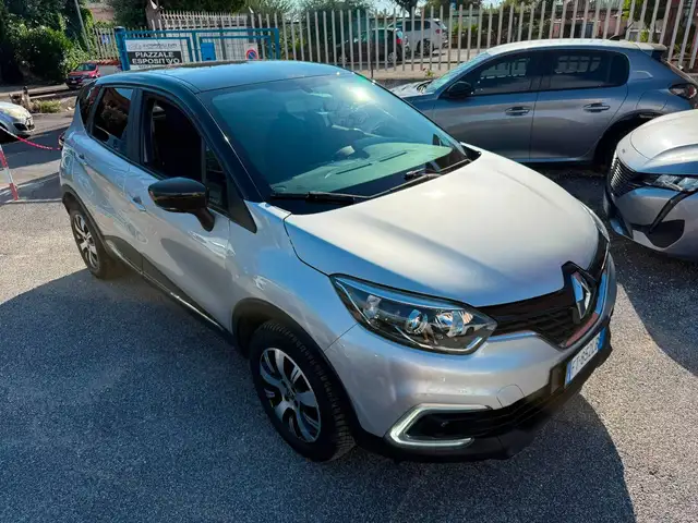 Renault Captur view 3