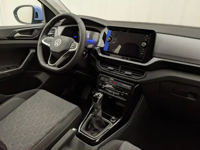 Volkswagen T-Cross view 6