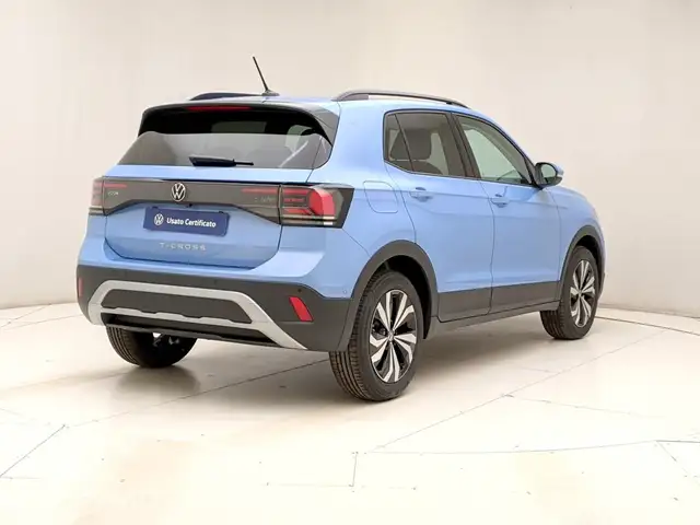 Volkswagen T-Cross view 4
