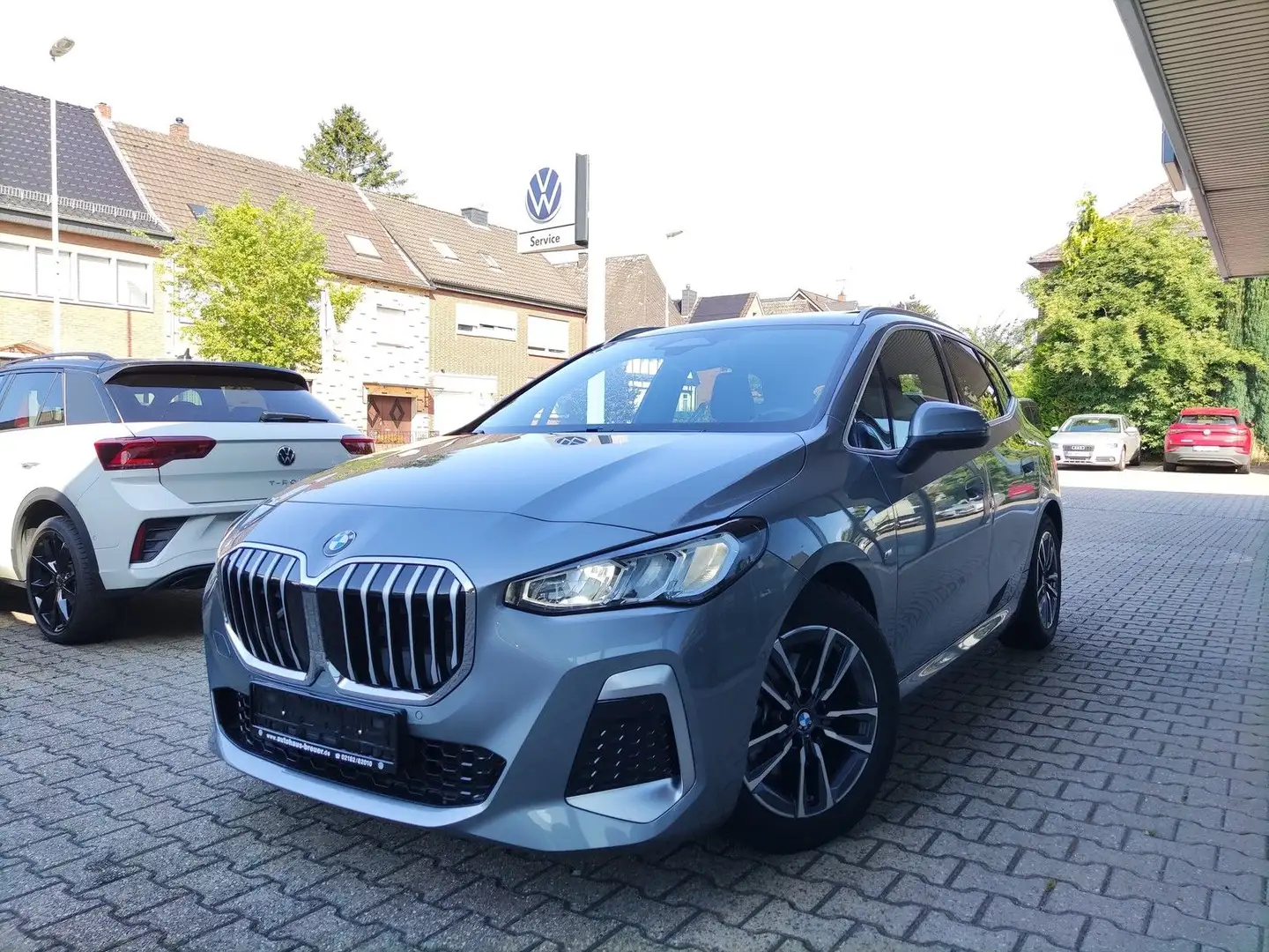 BMW 216 i M Sport PANO,NAVI,AHK,KAM,SHZ Gris - 1