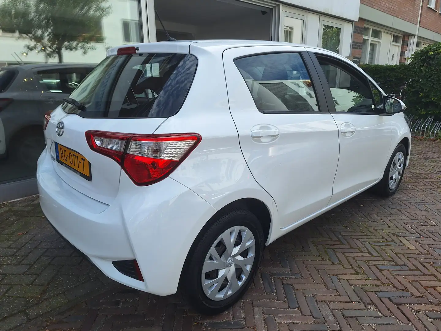 Toyota Yaris 1.0 VVT-i Comfort 5Drs /Airco/Cruise/1e Eig/Garant Wit - 2