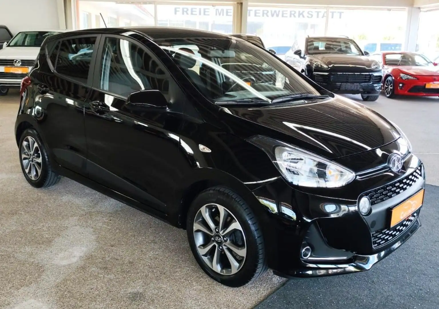 Hyundai i10 Passion + ATG *SHZ*NAV*PDC*LHZ*TEM* Schwarz - 2