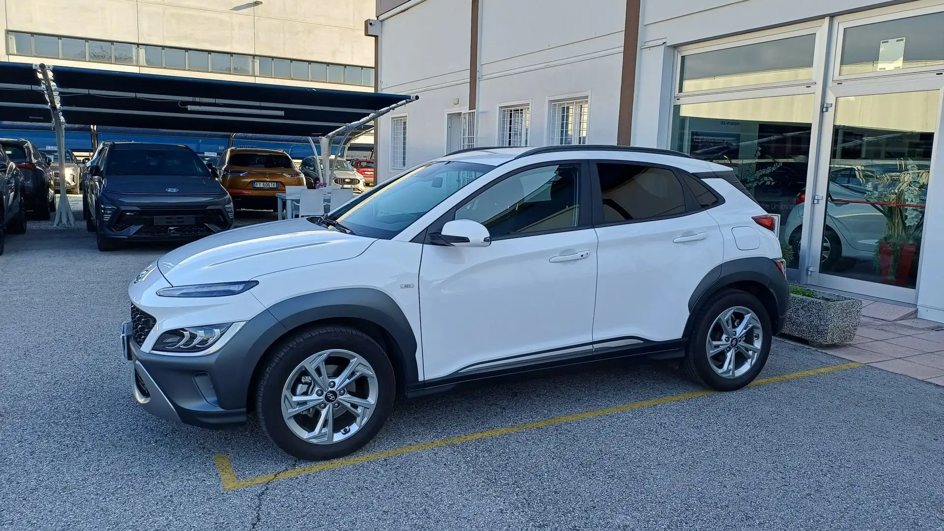 Hyundai KONA Kona 1.0 T-GDI Hybrid 48V iMT XLine+ Blanc - 1