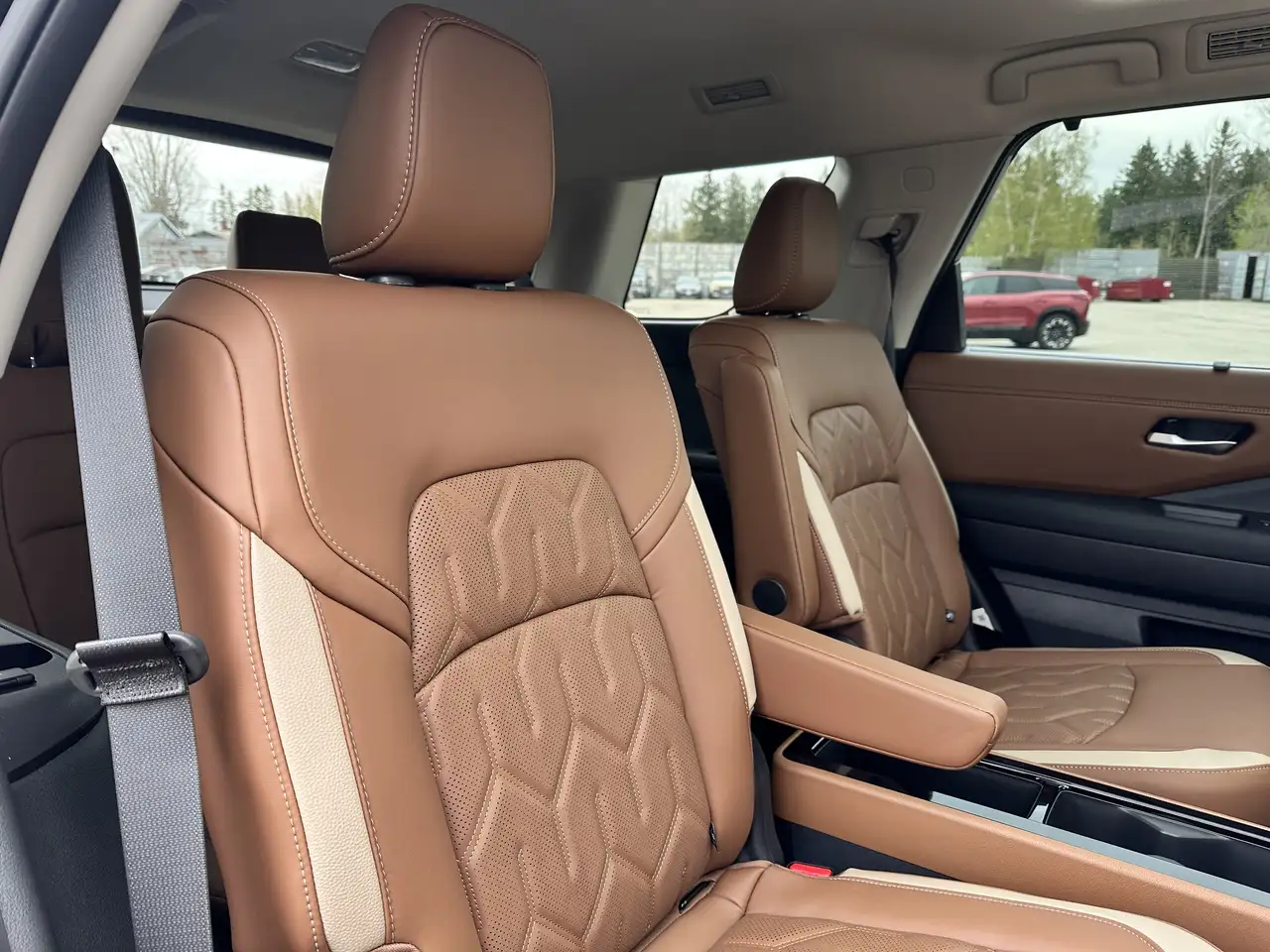Nissan Pathfinder снимка Nissan Pathfinder