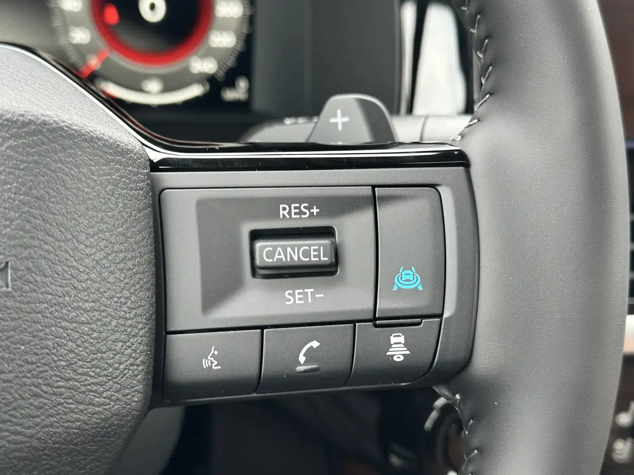 Nissan Pathfinder снимка Nissan Pathfinder