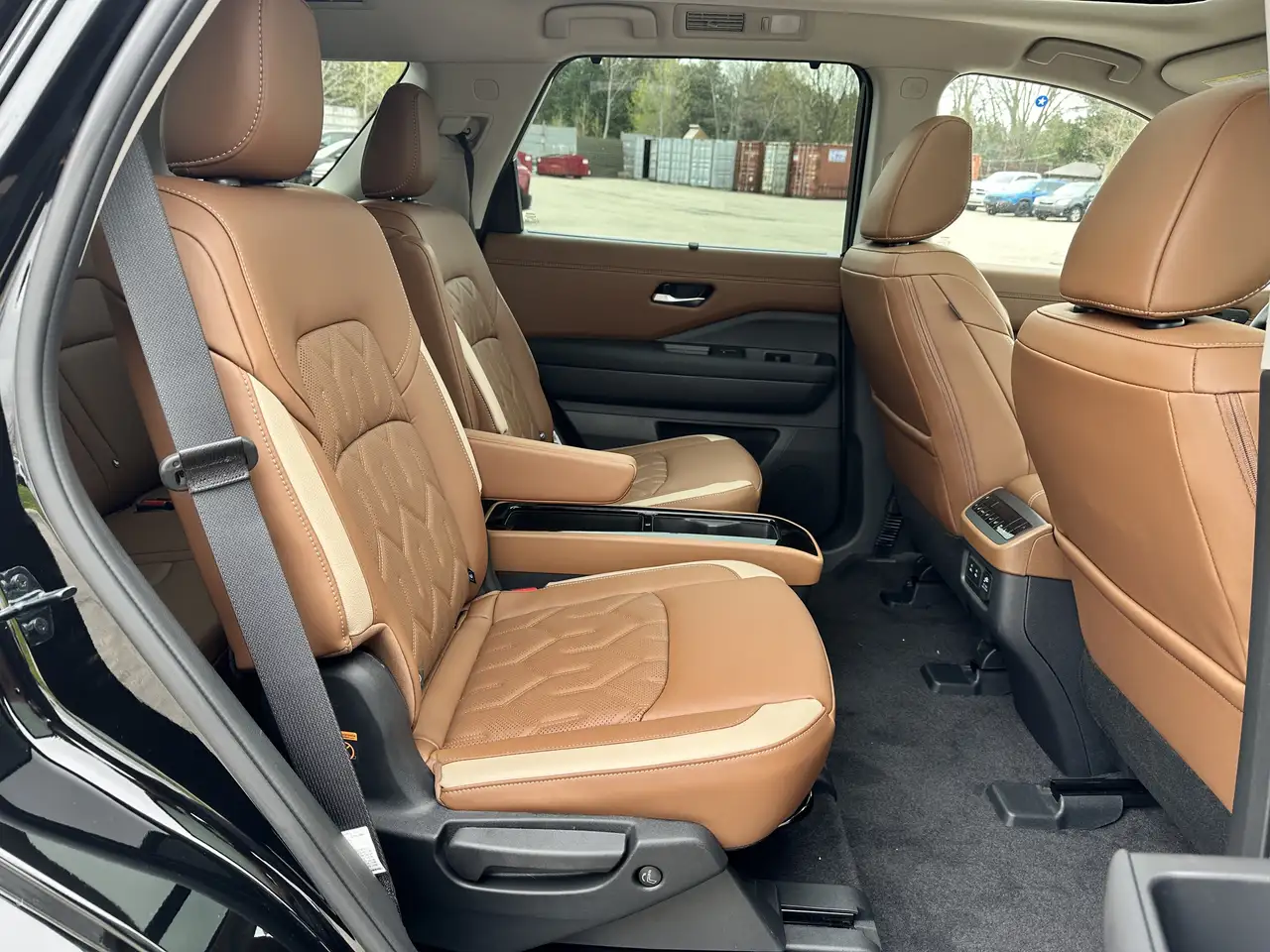 Nissan Pathfinder снимка Nissan Pathfinder