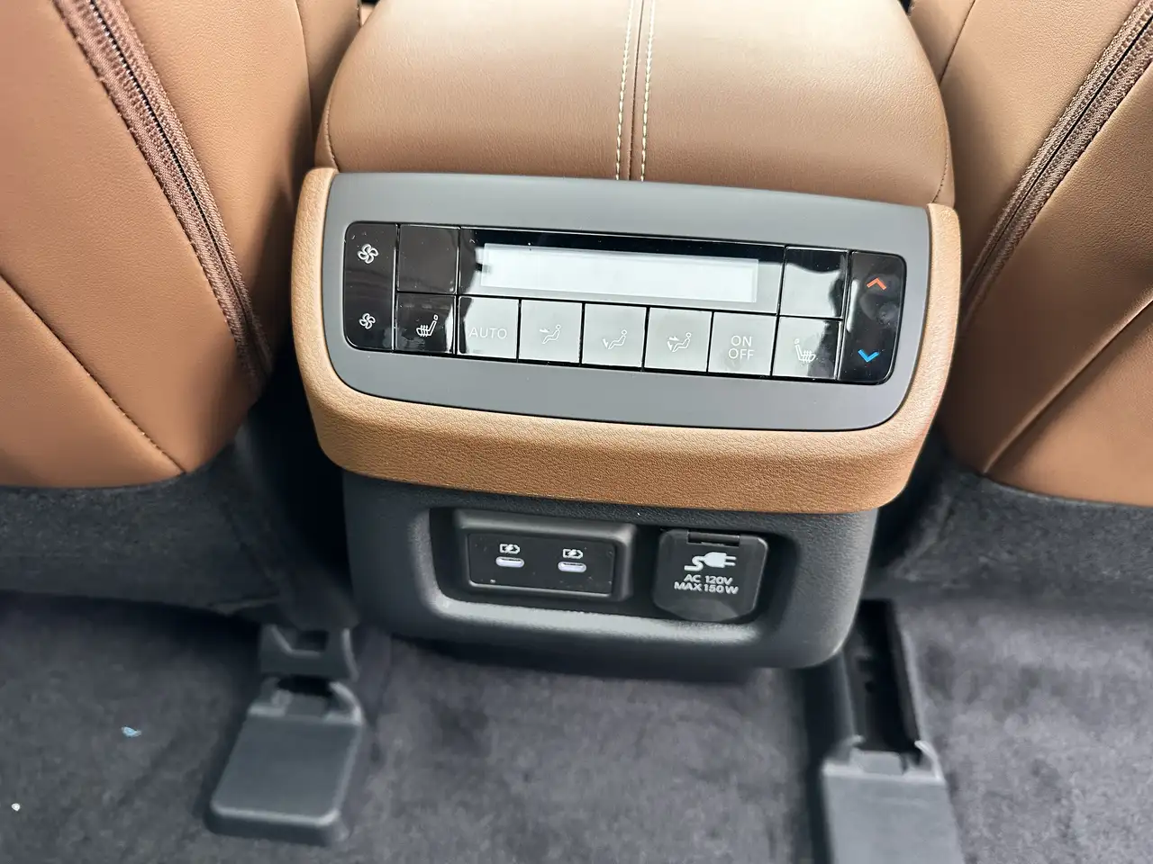 Nissan Pathfinder снимка Nissan Pathfinder