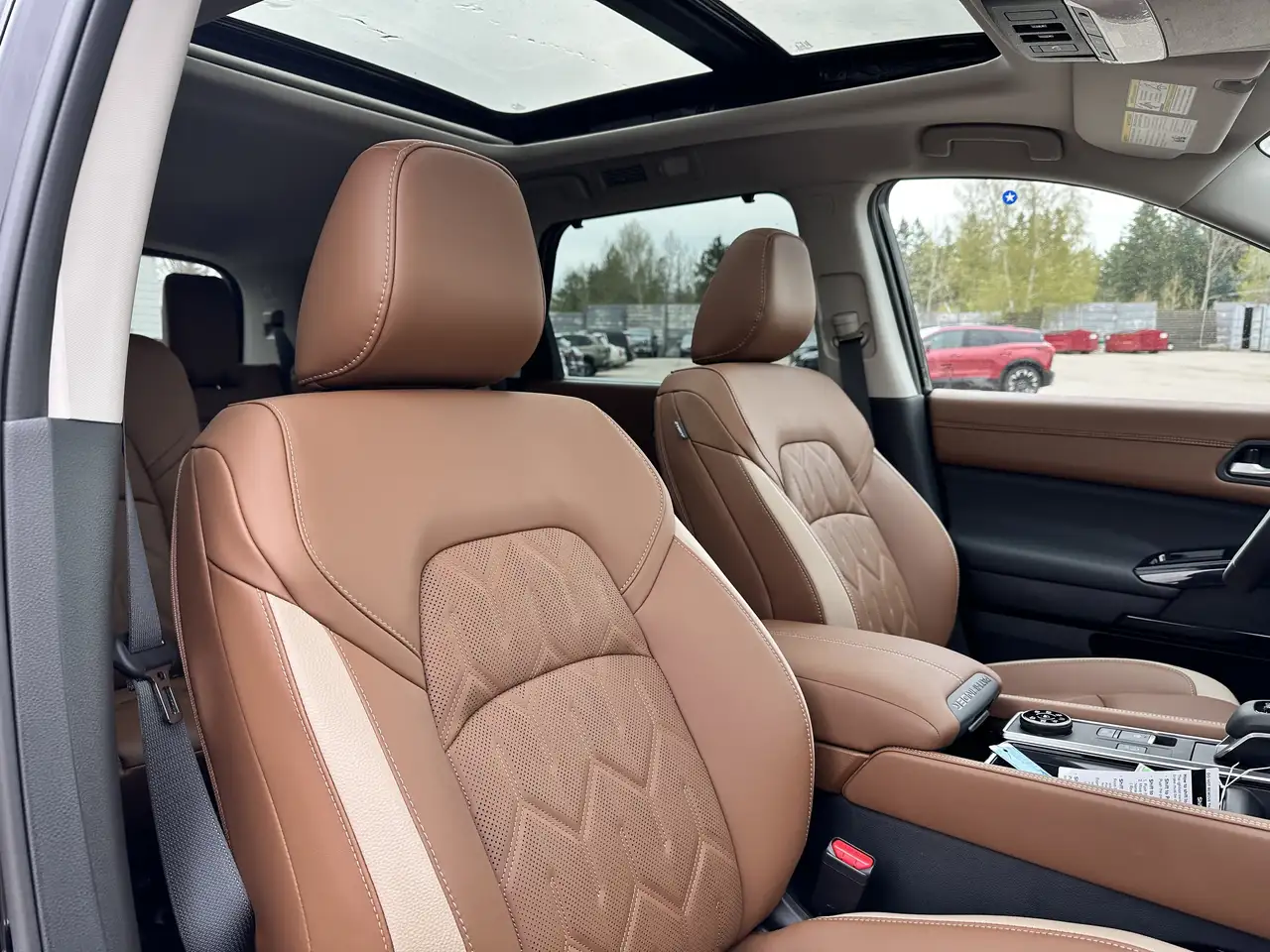 Nissan Pathfinder снимка Nissan Pathfinder