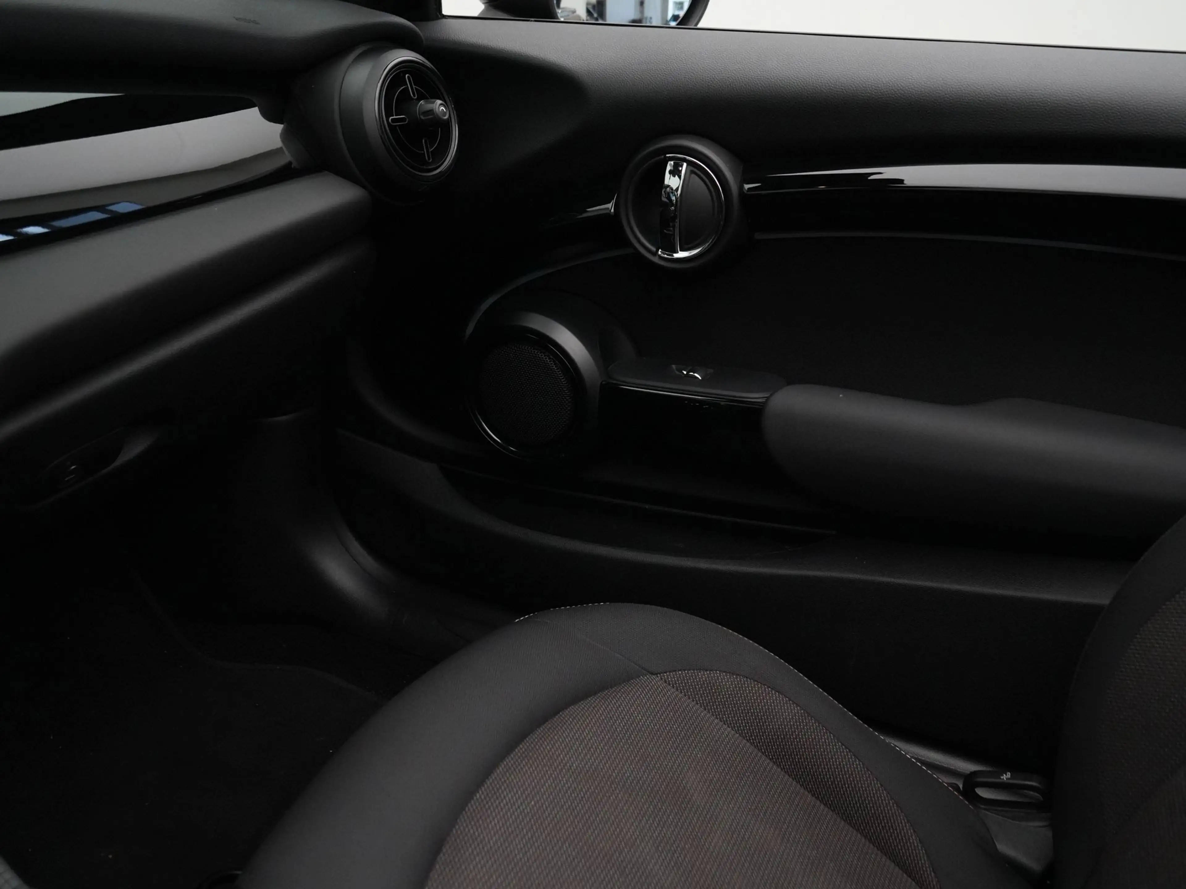 MINI Cooper Cabrio Classic Aut. — photo 14