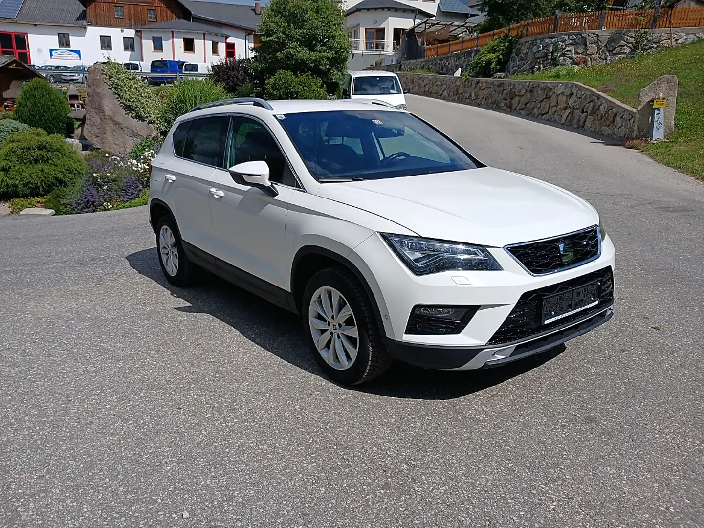 SEAT Ateca 1,6 Xcellence TDI – ACC • LED • AHK • Alcantara... Weiß - 1