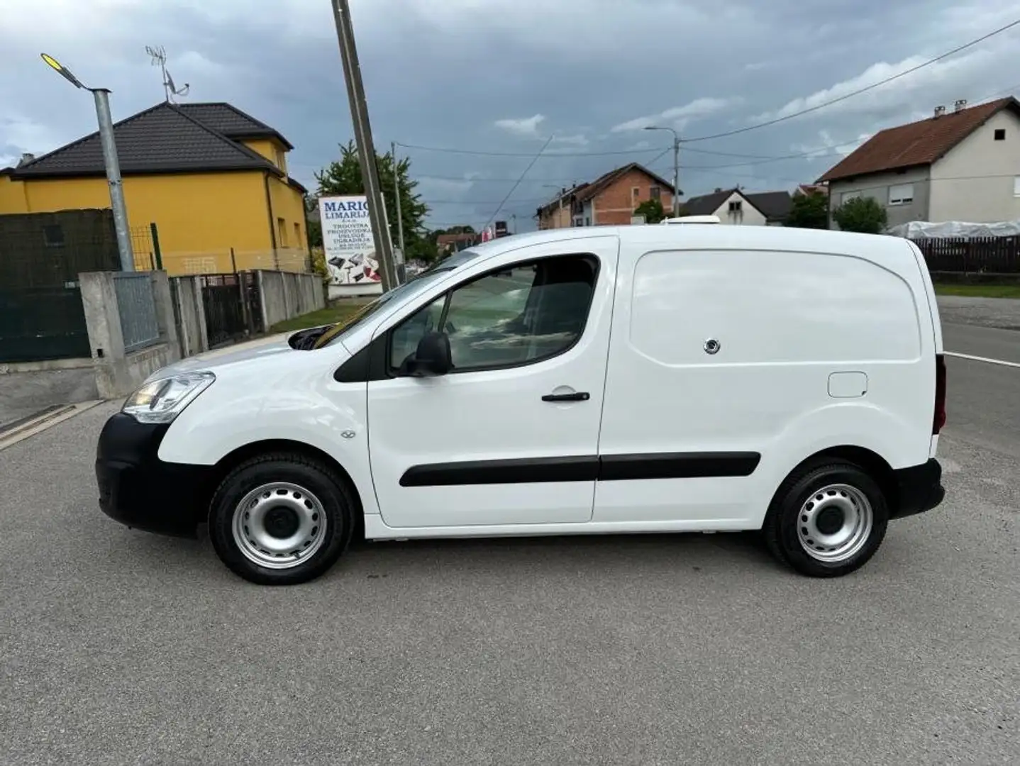 Citroen Berlingo Berlingo Multispace HDi 75 Attraction Blanc - 2