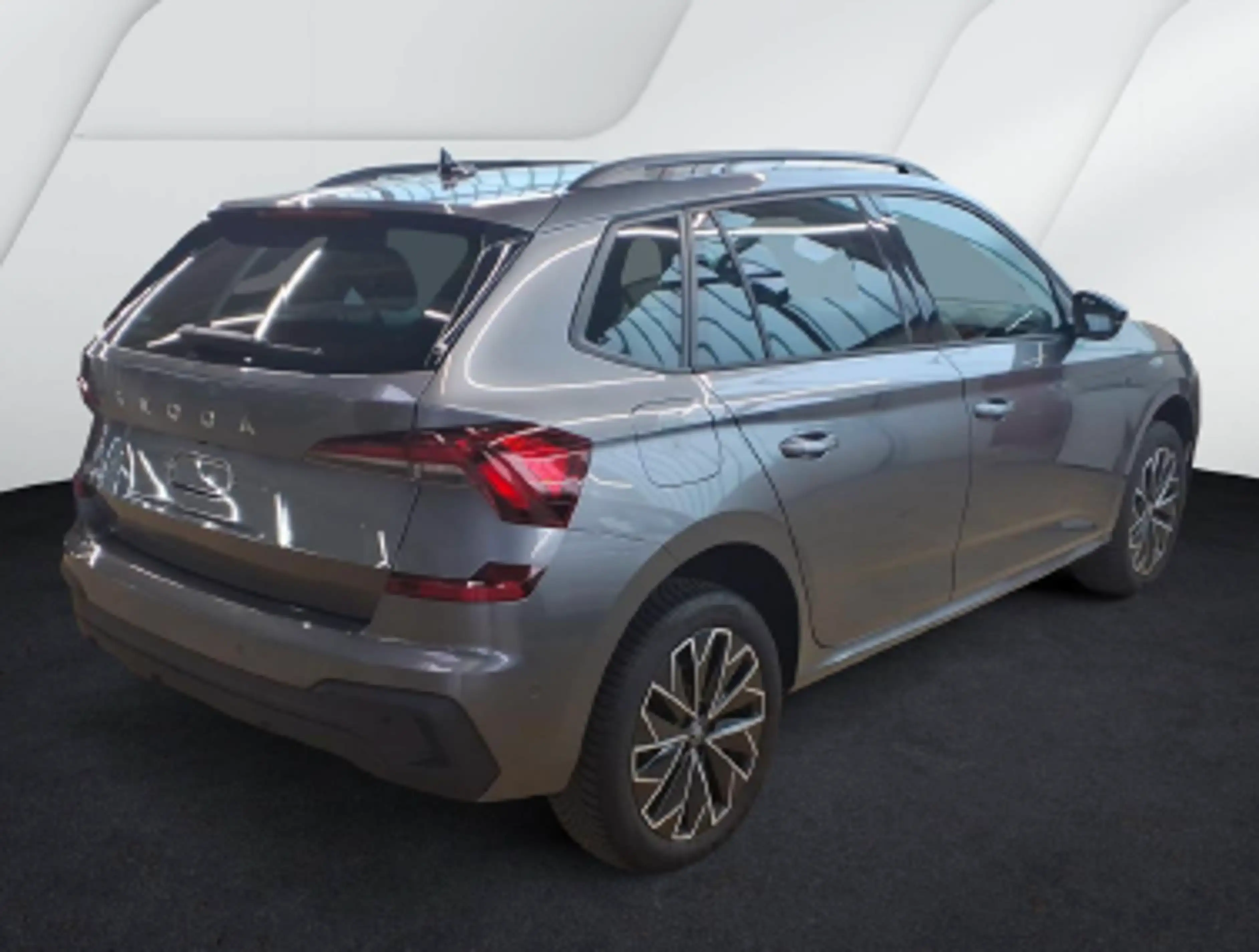 Skoda Kamiq Selection 1,5l TSI DSG * RFK SHZ NAVI AHK* — photo 2