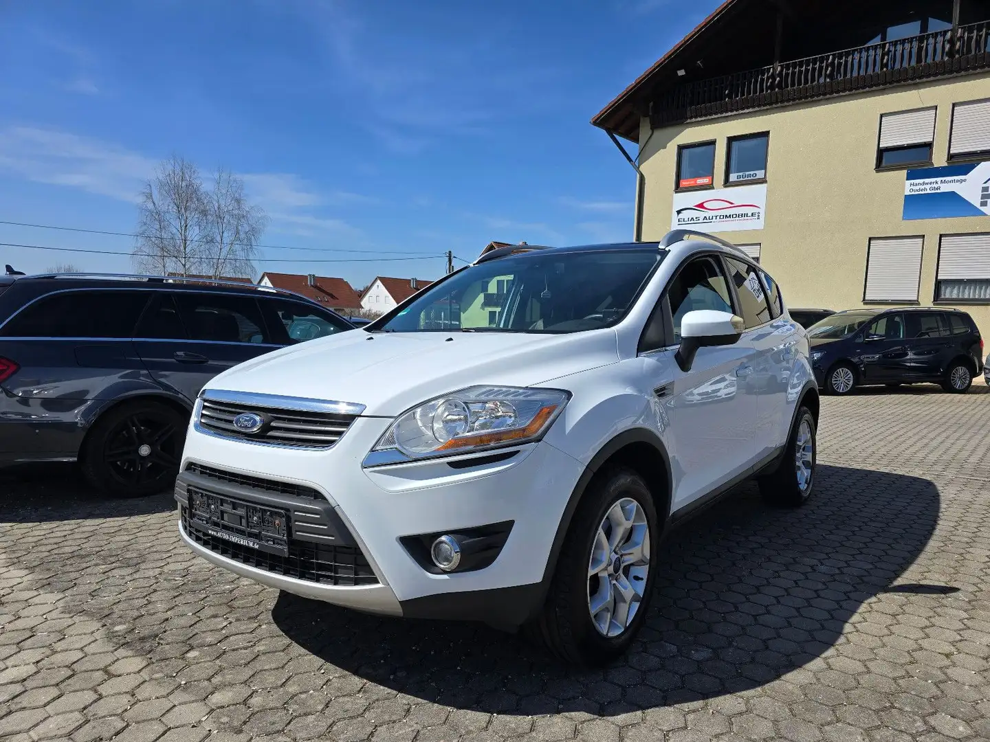 Ford Kuga Trend/ Glasdach/ SHZ/ Klima/ TÜV 4.26 Weiß - 1