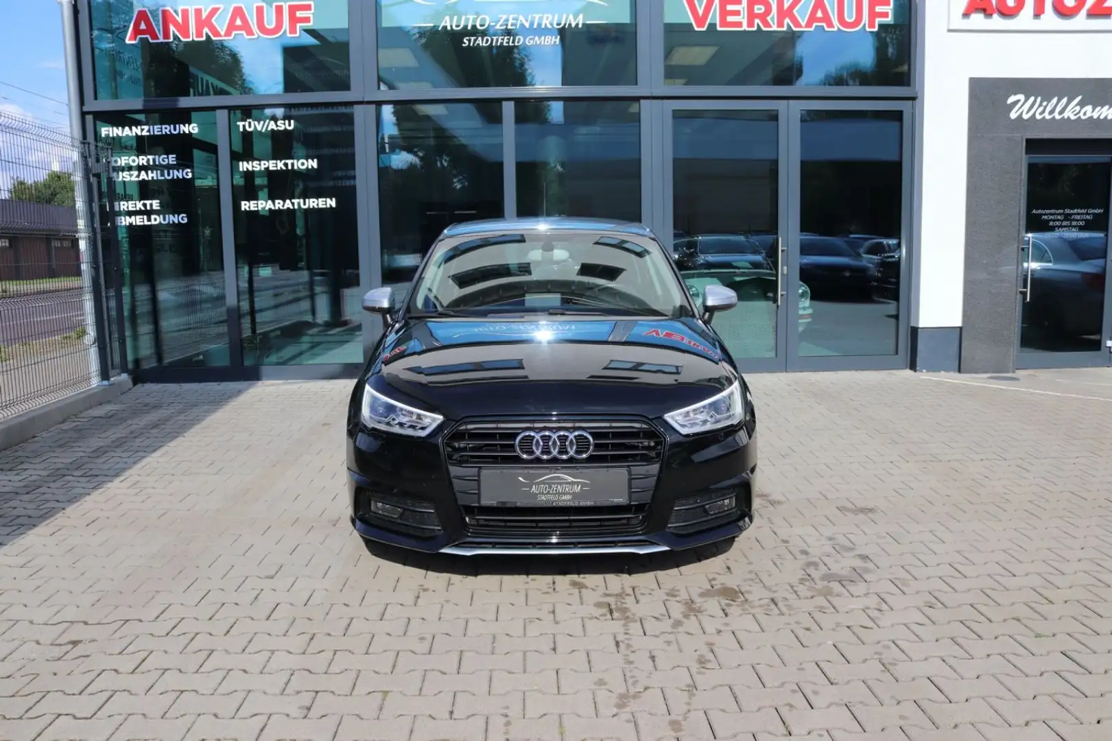 Audi A1 Sportback S-Line ultra Navi Xenon SHZ Klima Zwart - 2