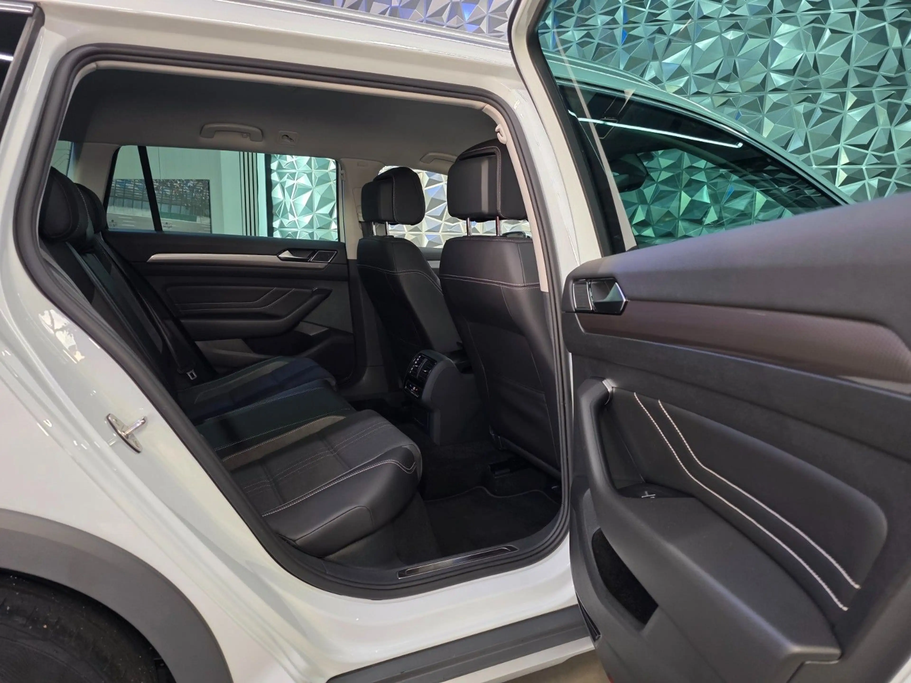 Volkswagen Passat Alltrack 2.0 TDI SCR DSG 4MOTION — photo 15