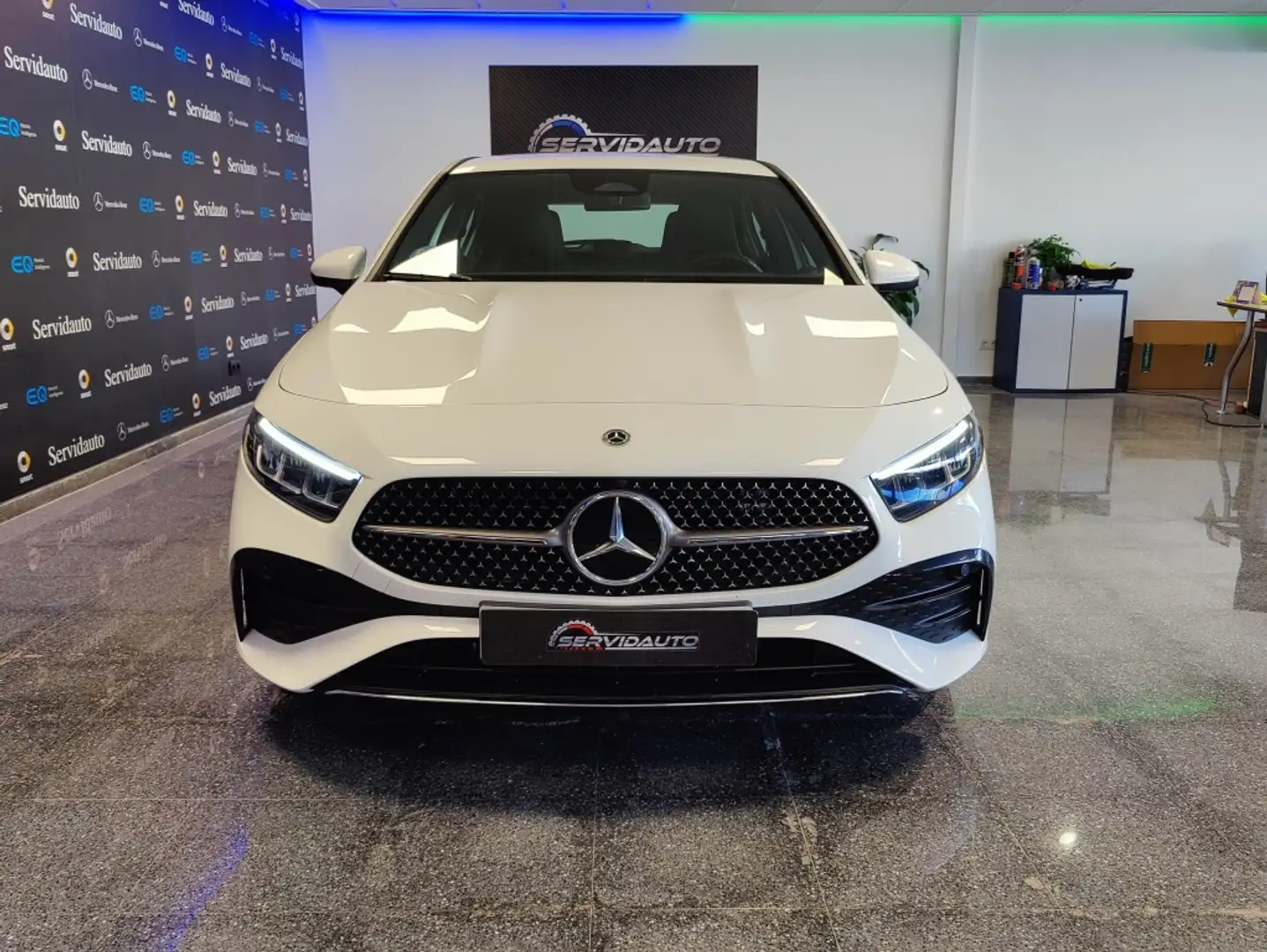 Mercedes-Benz A 250 250e 8G-DCT - 2