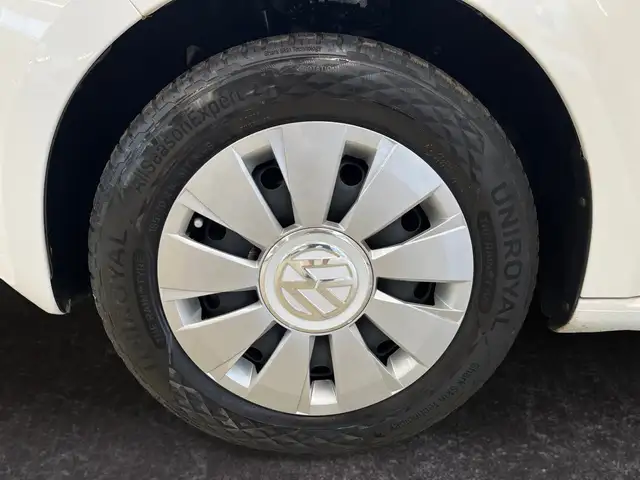 Volkswagen up! view 15
