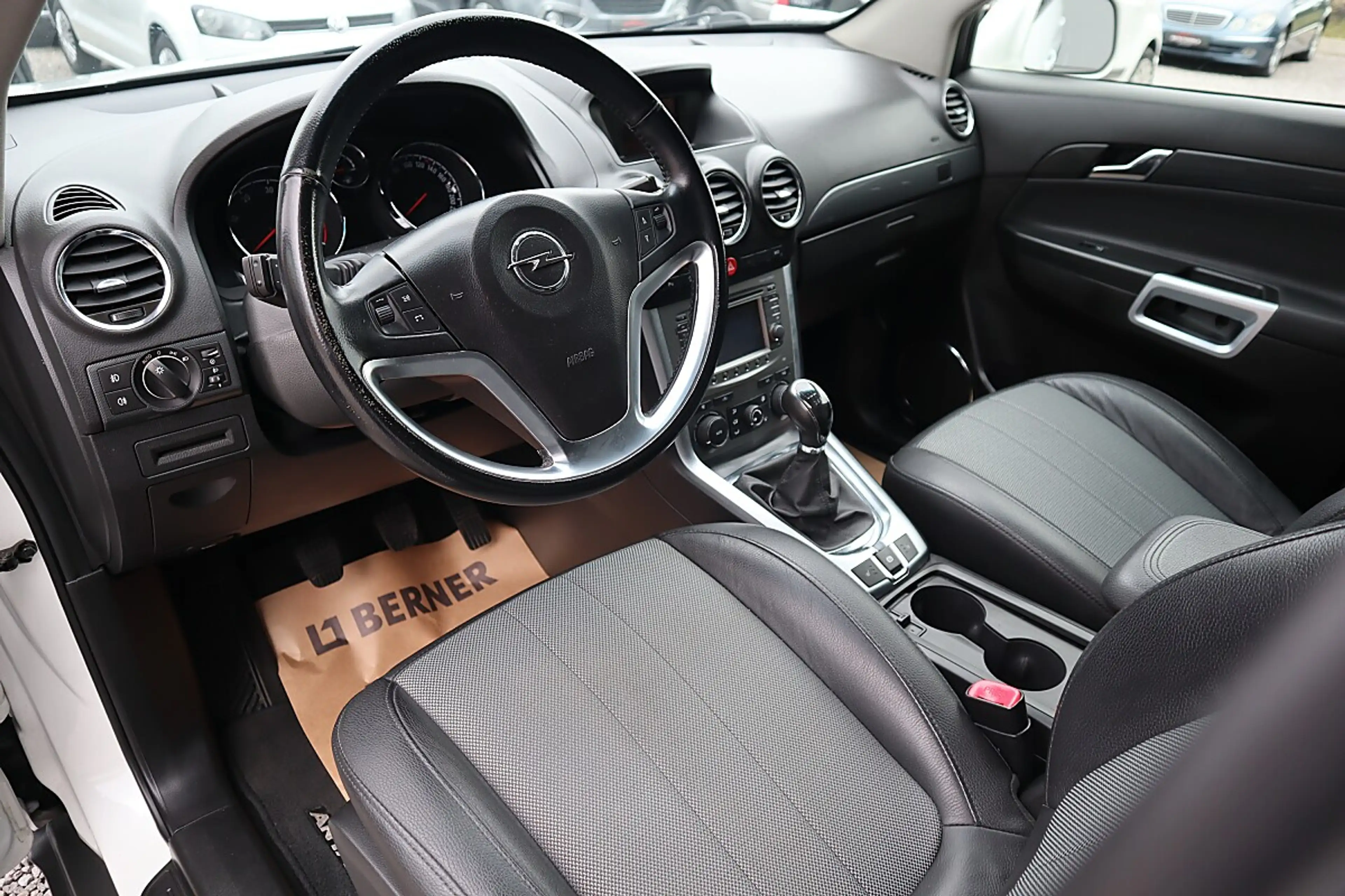 Opel Antara 4x4 2.2 CDTI Style — photo 12
